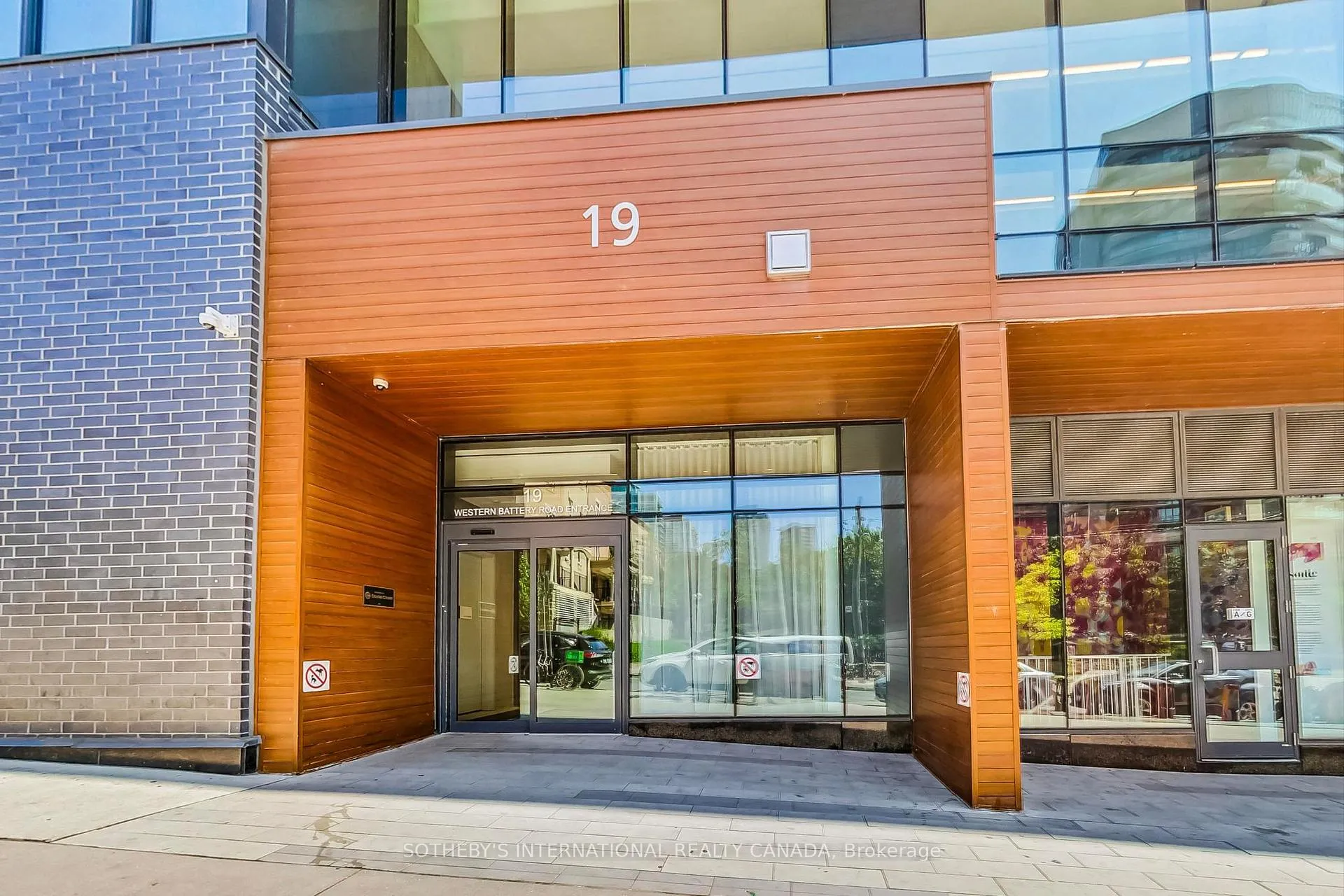 Photo 2 of Unit 1907, 19 Western Battery Road, Toronto, Niagara — HOMEH
