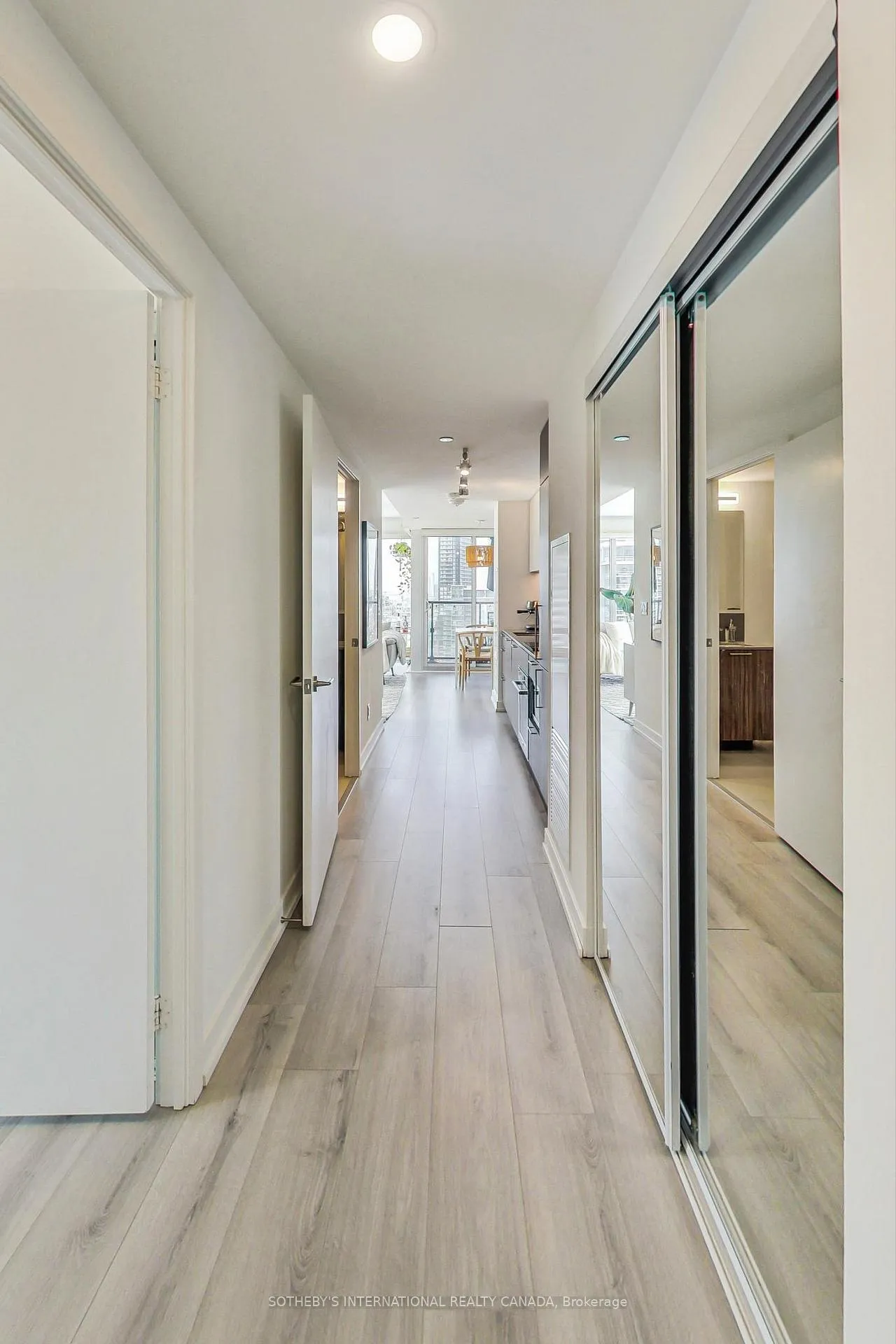 Photo 3 of Unit 1907, 19 Western Battery Road, Toronto, Niagara — HOMEH