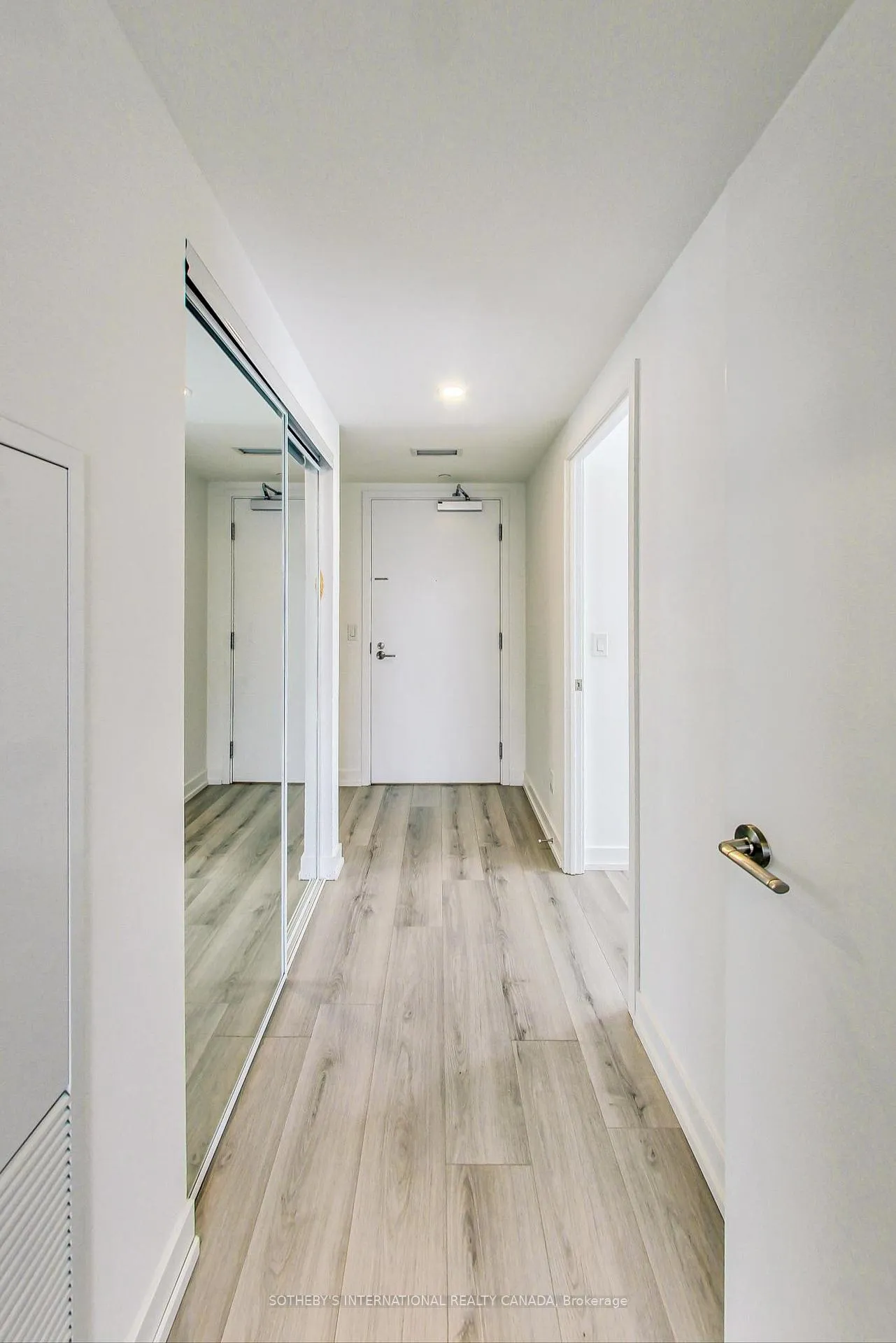 Photo 4 of Unit 1907, 19 Western Battery Road, Toronto, Niagara — HOMEH