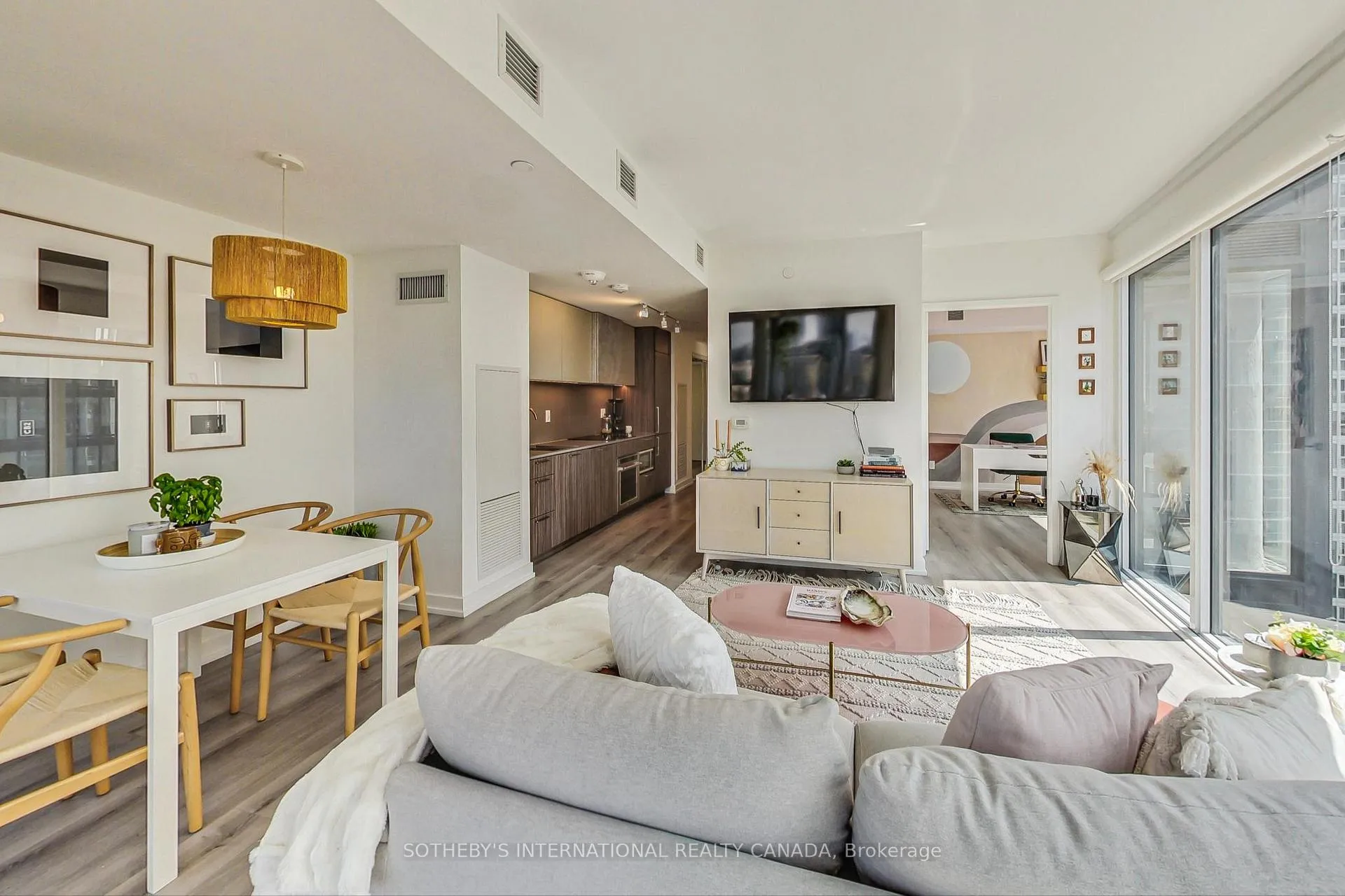 Photo 9 of Unit 1907, 19 Western Battery Road, Toronto, Niagara — HOMEH