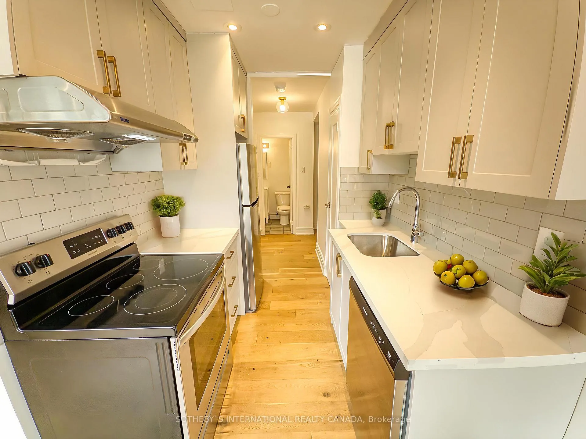 Photo 5 of Unit 107, 710 Spadina Avenue, Toronto, University — HOMEH