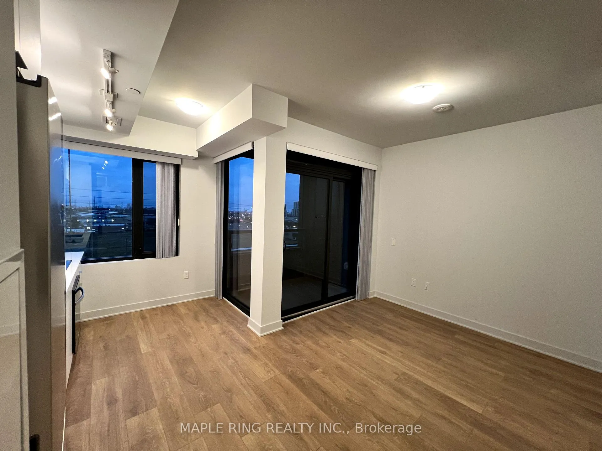 Photo 9 of Unit 609, 2920 Highway 7 Road, Vaughan, Concord — HOMEH