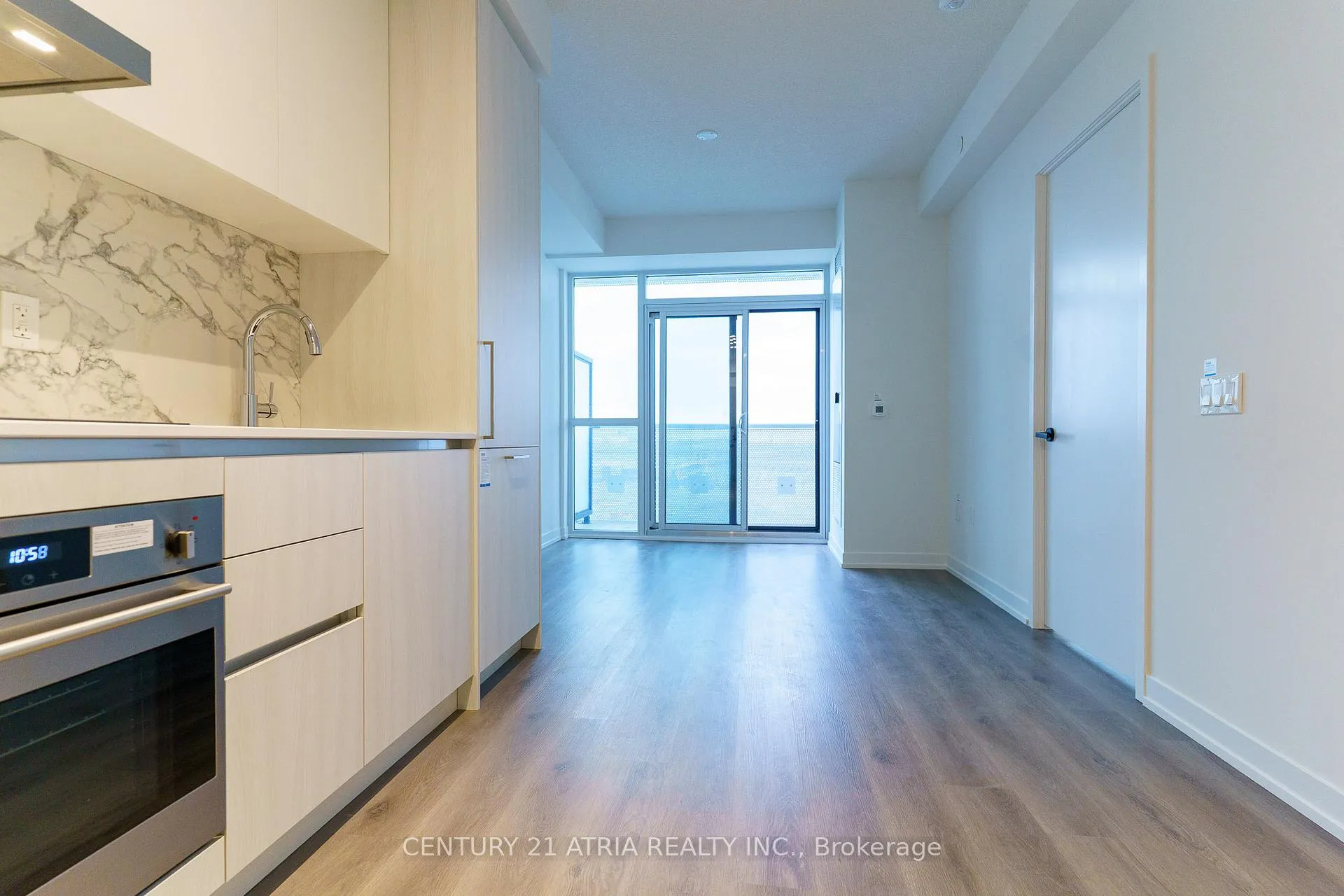 Photo 1 of Unit 905, 225 Commerce Street, Vaughan, Vaughan Corporate Centre — HOMEH