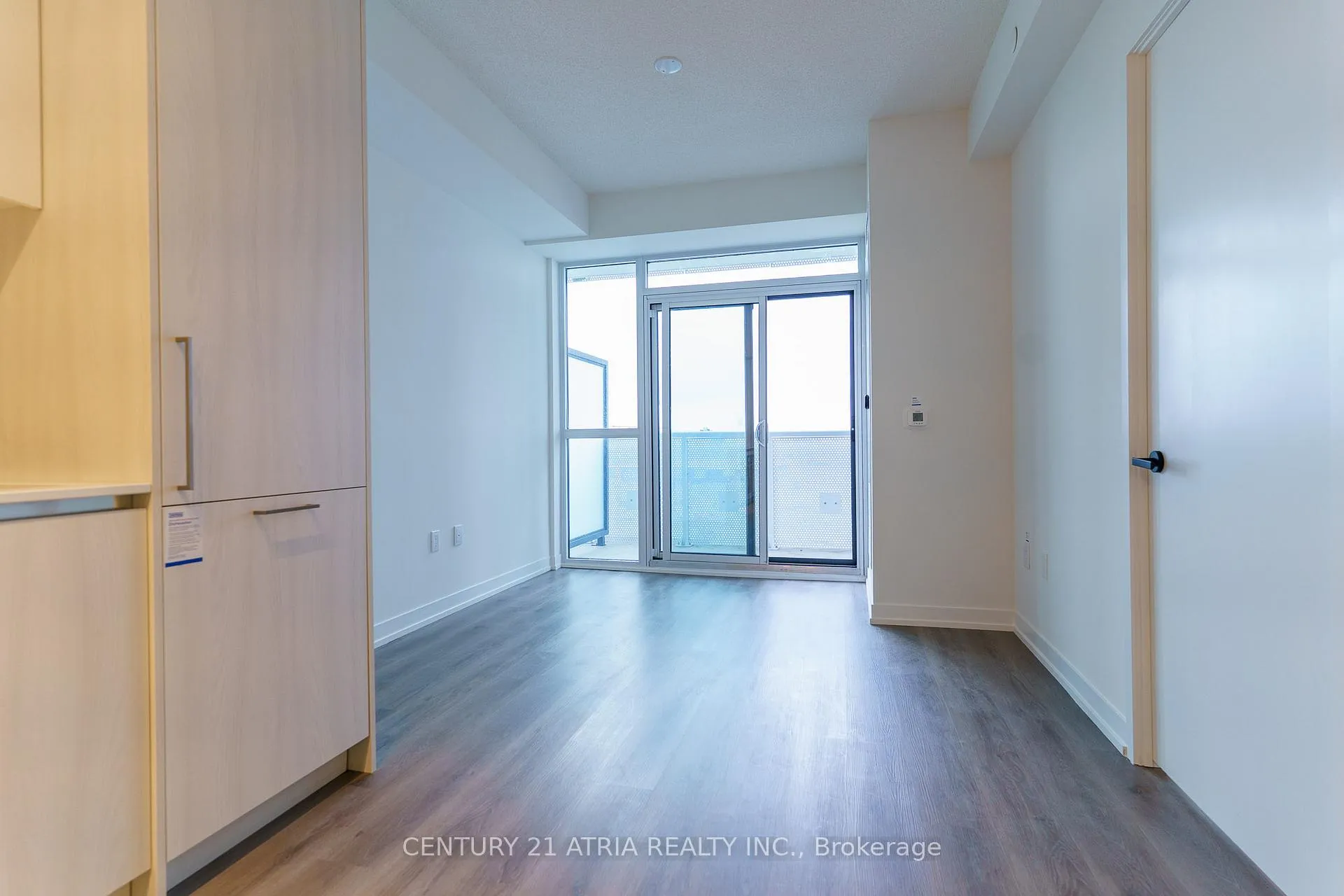 Photo 2 of Unit 905, 225 Commerce Street, Vaughan, Vaughan Corporate Centre — HOMEH