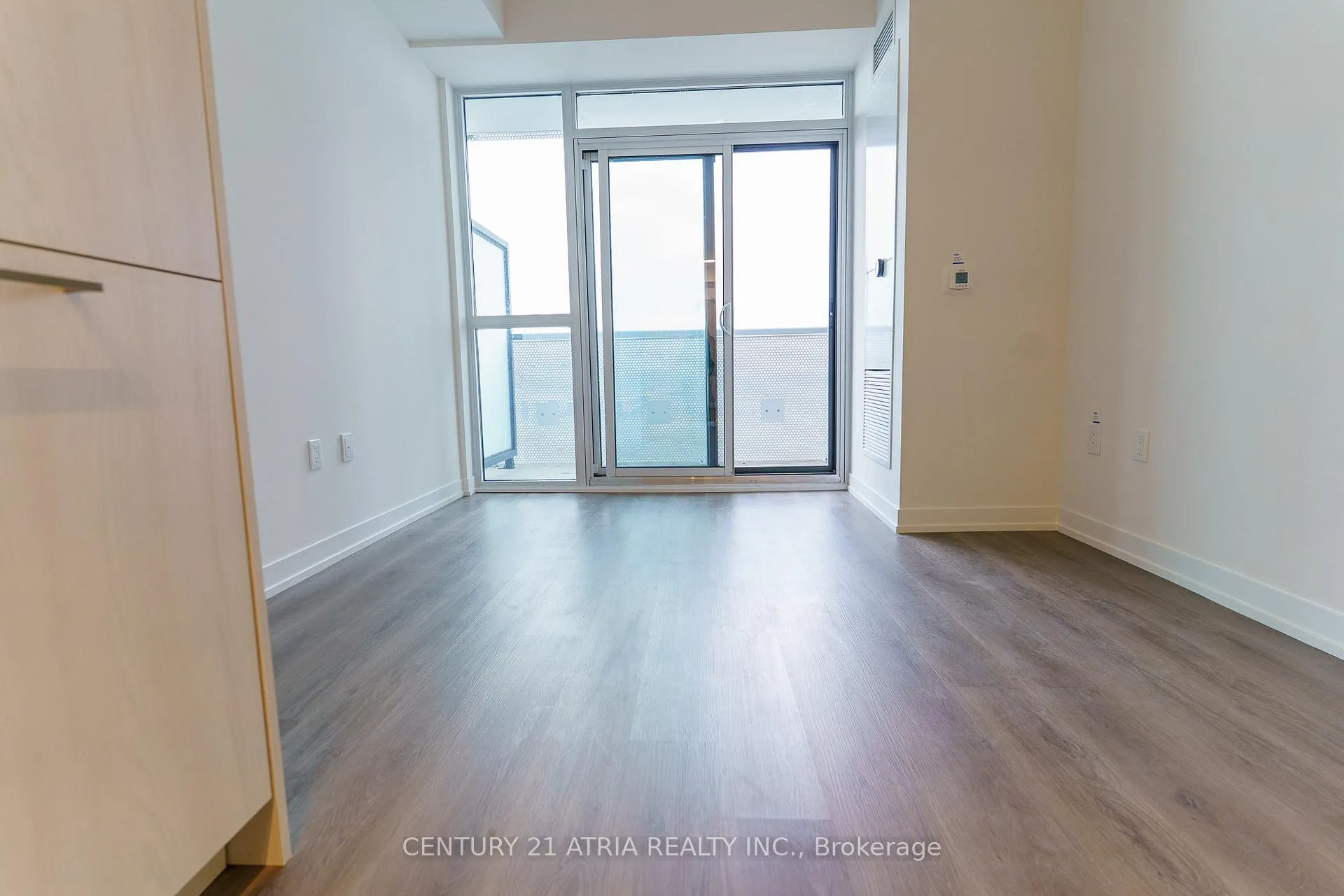 Photo 3 of Unit 905, 225 Commerce Street, Vaughan, Vaughan Corporate Centre — HOMEH