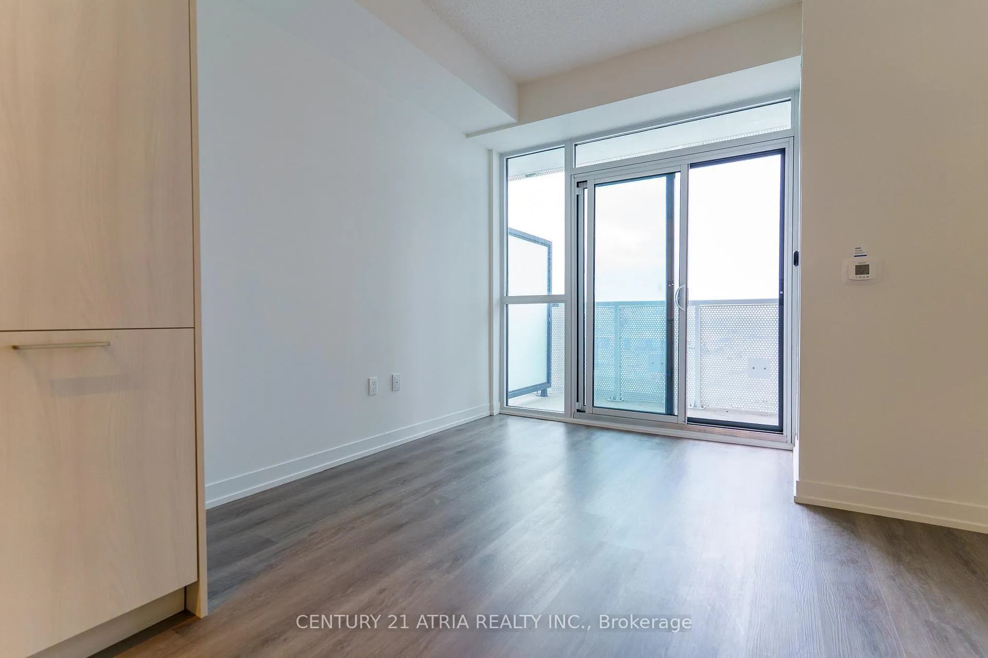 Photo 4 of Unit 905, 225 Commerce Street, Vaughan, Vaughan Corporate Centre — HOMEH