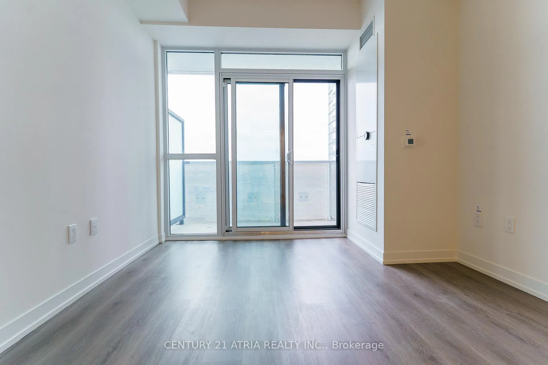 Photo 5 of Unit 905, 225 Commerce Street, Vaughan, Vaughan Corporate Centre — HOMEH