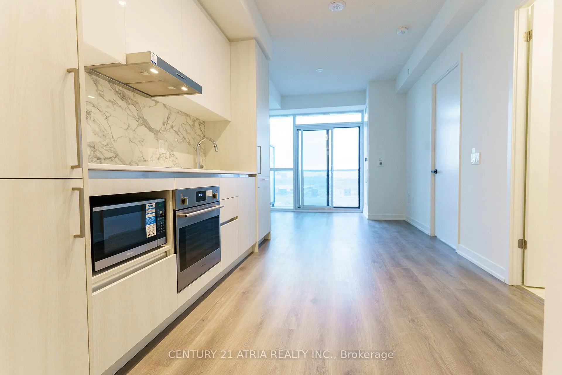 Photo 6 of Unit 905, 225 Commerce Street, Vaughan, Vaughan Corporate Centre — HOMEH