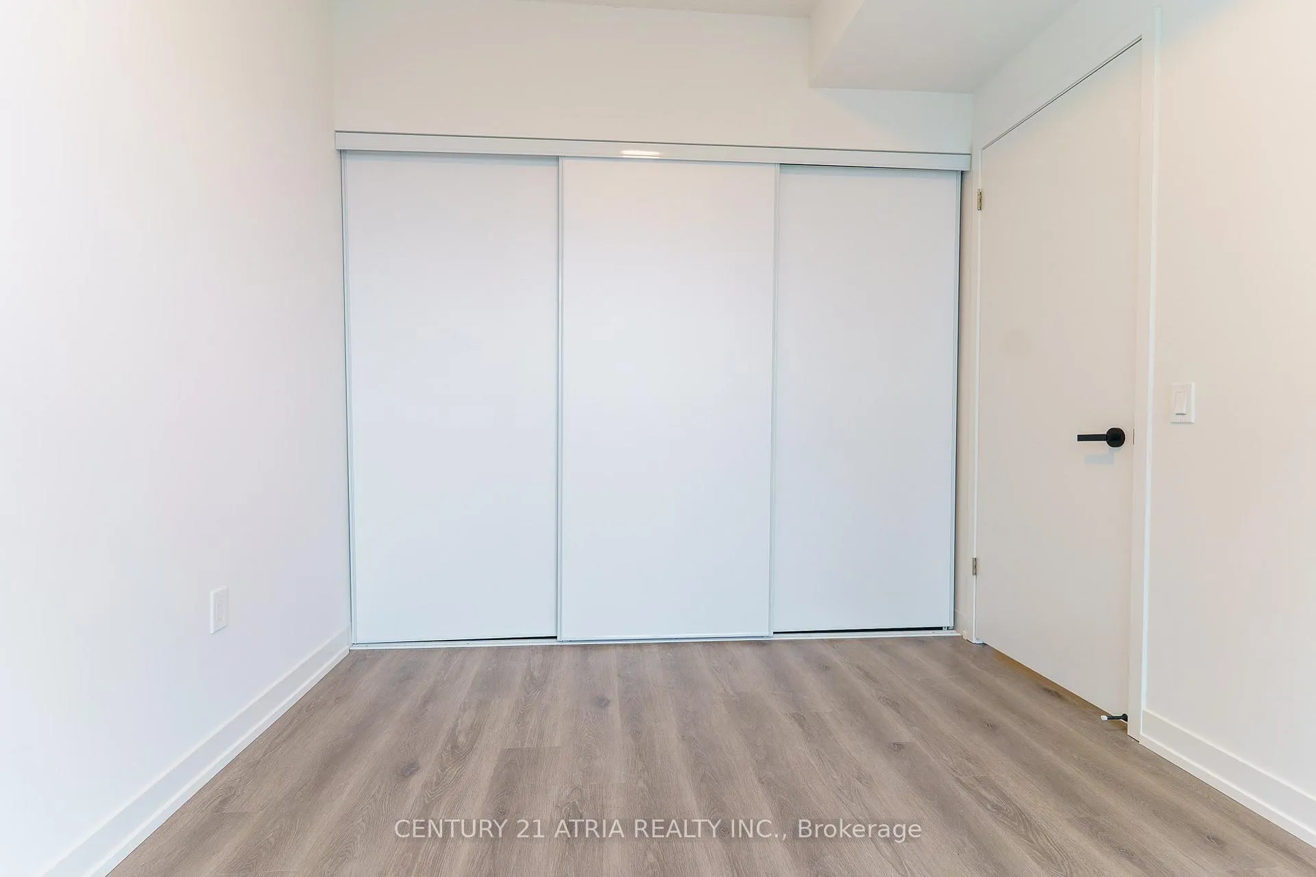 Photo 10 of Unit 905, 225 Commerce Street, Vaughan, Vaughan Corporate Centre — HOMEH