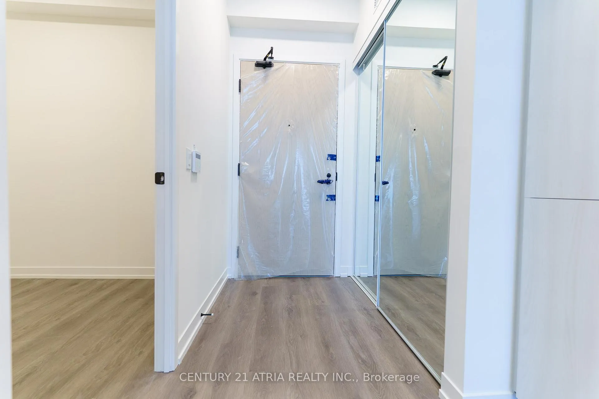 Photo 11 of Unit 905, 225 Commerce Street, Vaughan, Vaughan Corporate Centre — HOMEH