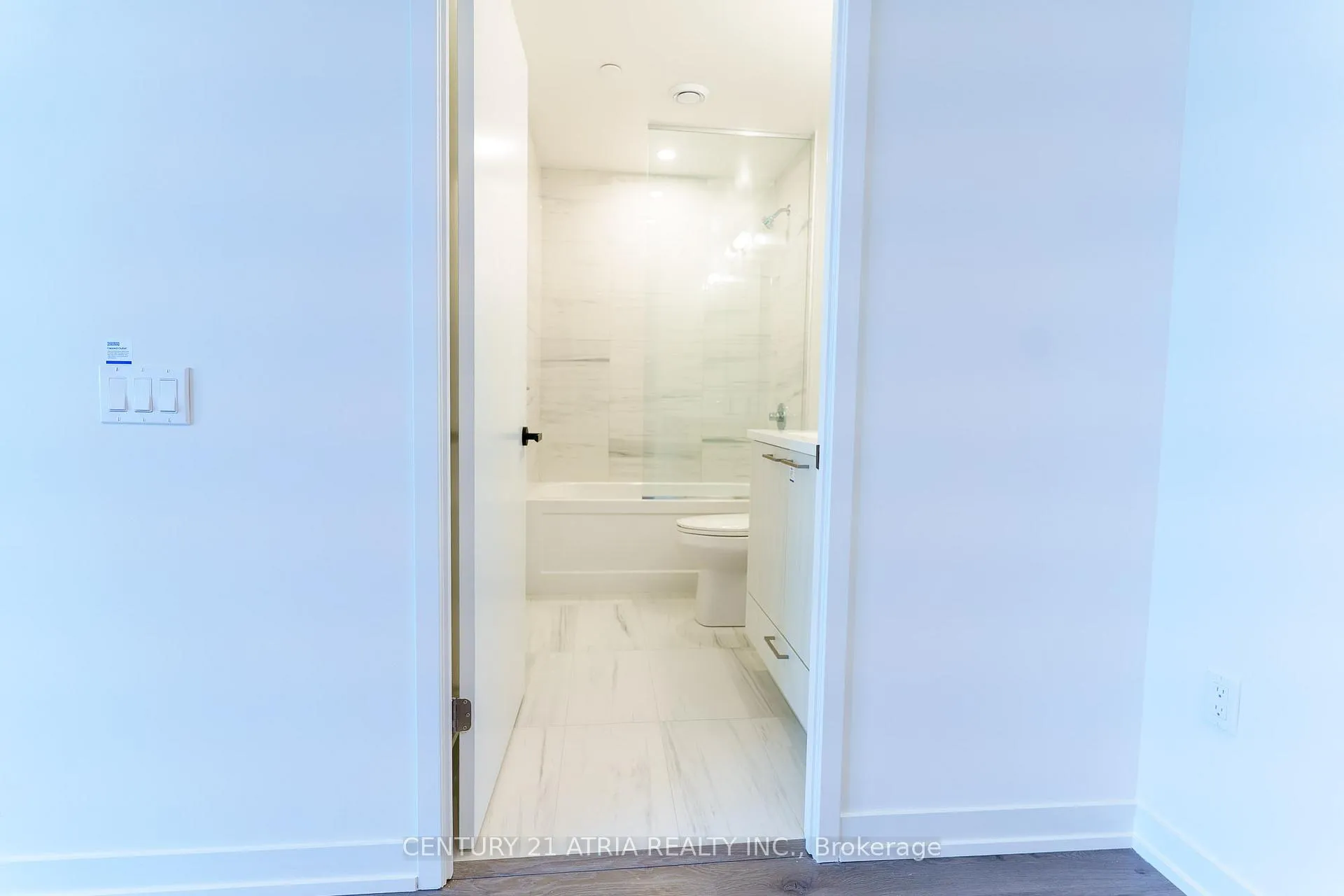 Photo 14 of Unit 905, 225 Commerce Street, Vaughan, Vaughan Corporate Centre — HOMEH