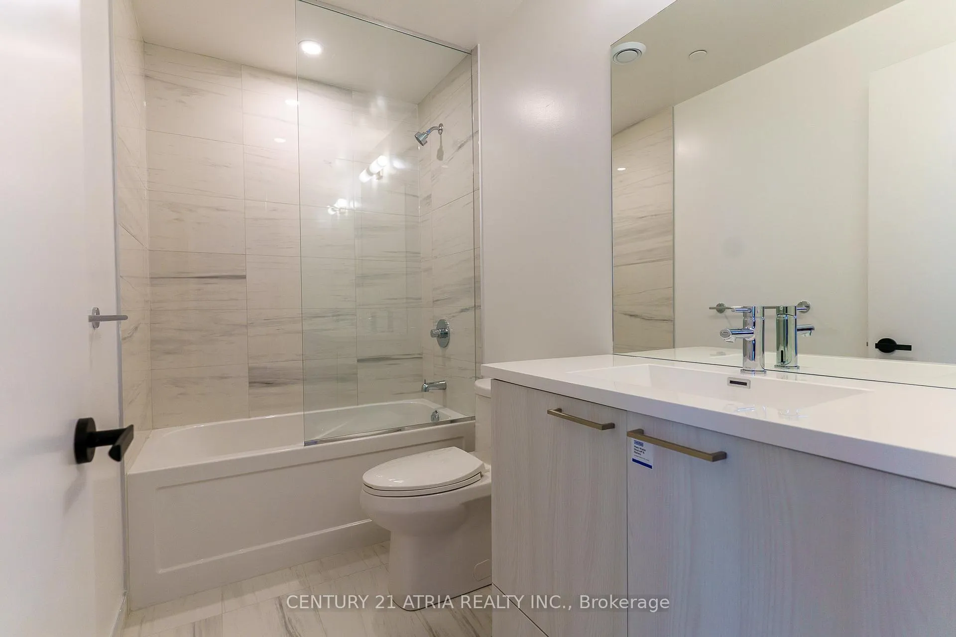 Photo 15 of Unit 905, 225 Commerce Street, Vaughan, Vaughan Corporate Centre — HOMEH