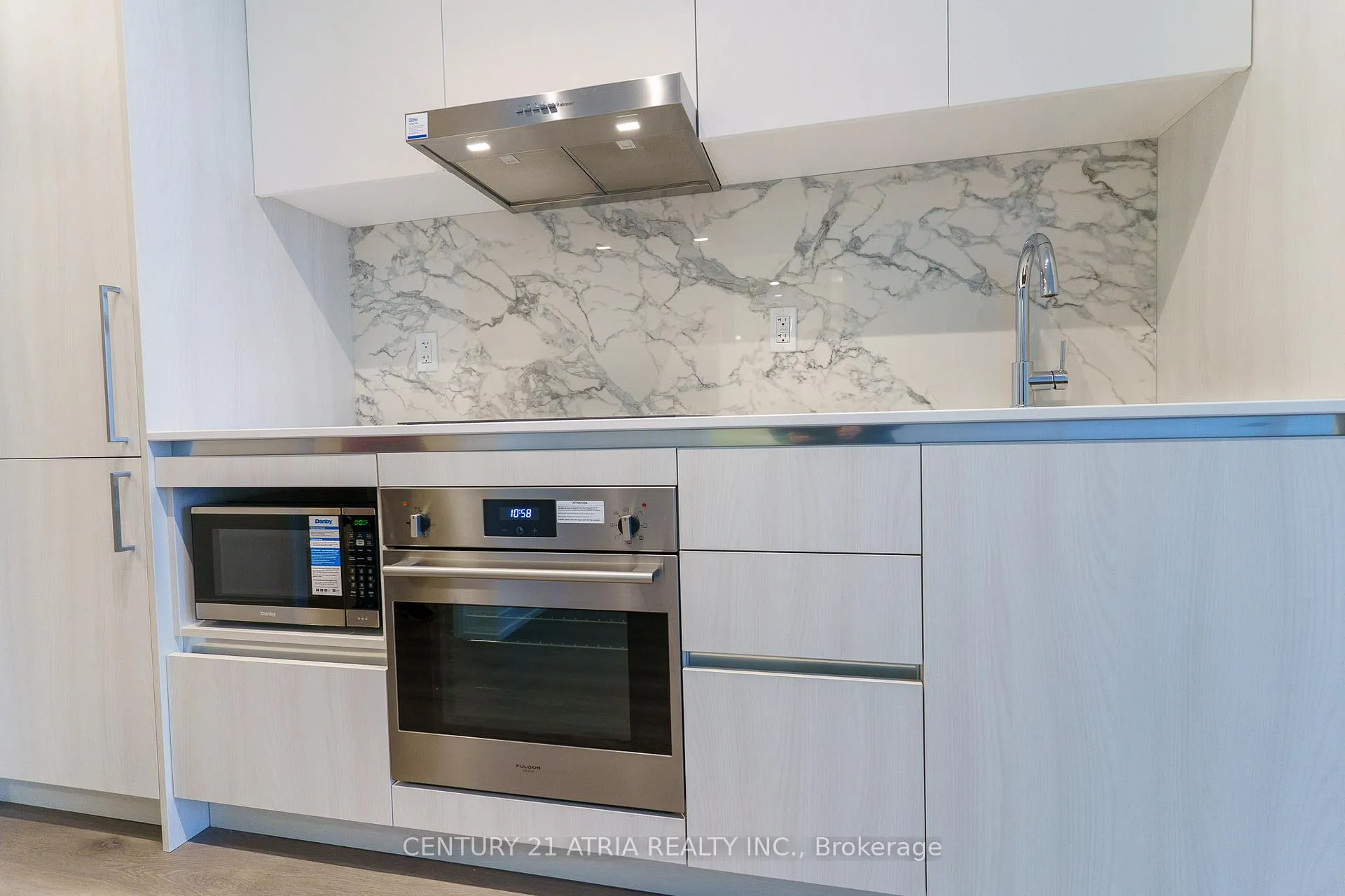 Photo 22 of Unit 905, 225 Commerce Street, Vaughan, Vaughan Corporate Centre — HOMEH