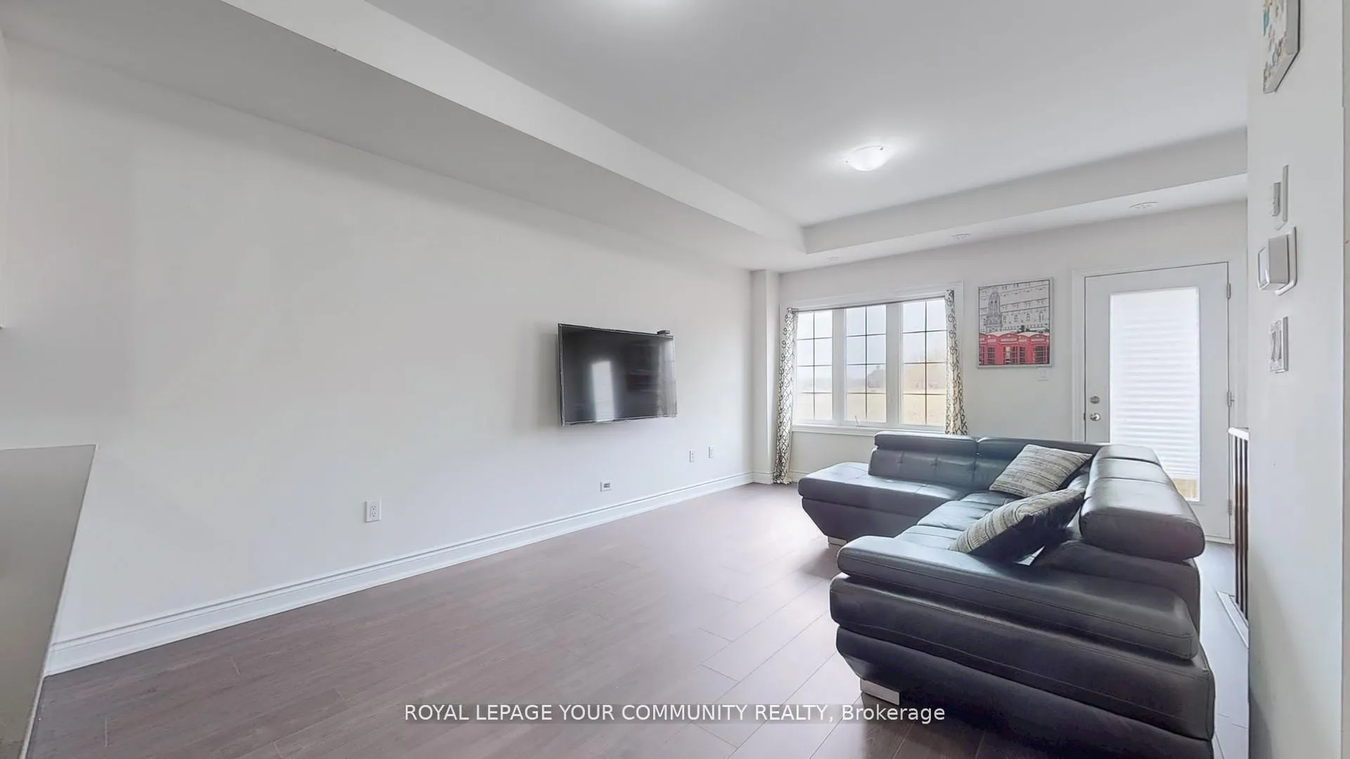 Photo 6 of Unit 35, 2681 Magdalen Path, Oshawa, Windfields — HOMEH
