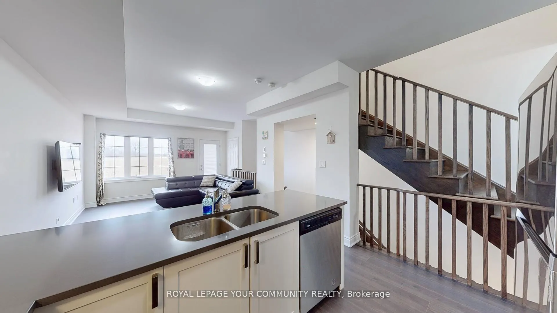 Photo 7 of Unit 35, 2681 Magdalen Path, Oshawa, Windfields — HOMEH