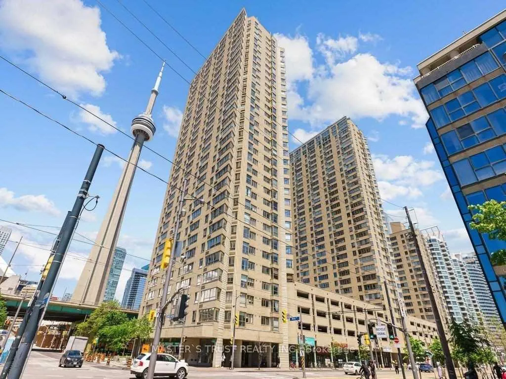 Photo 2 of Unit 805, 270 Queens Quay W, Toronto, Waterfront Communities — HOMEH