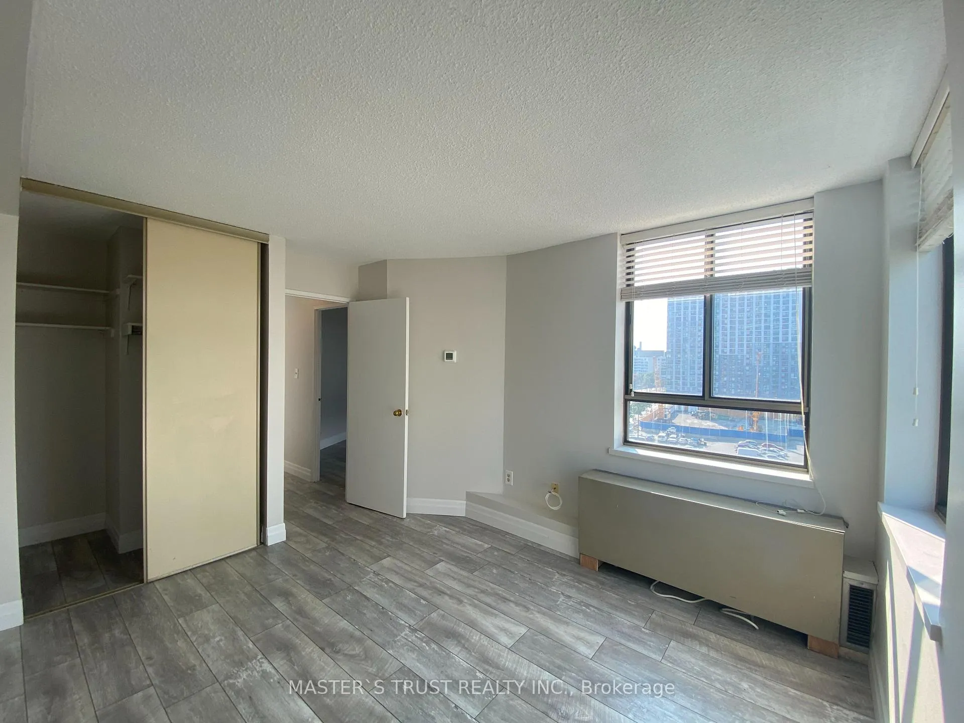 Photo 11 of Unit 805, 270 Queens Quay W, Toronto, Waterfront Communities — HOMEH