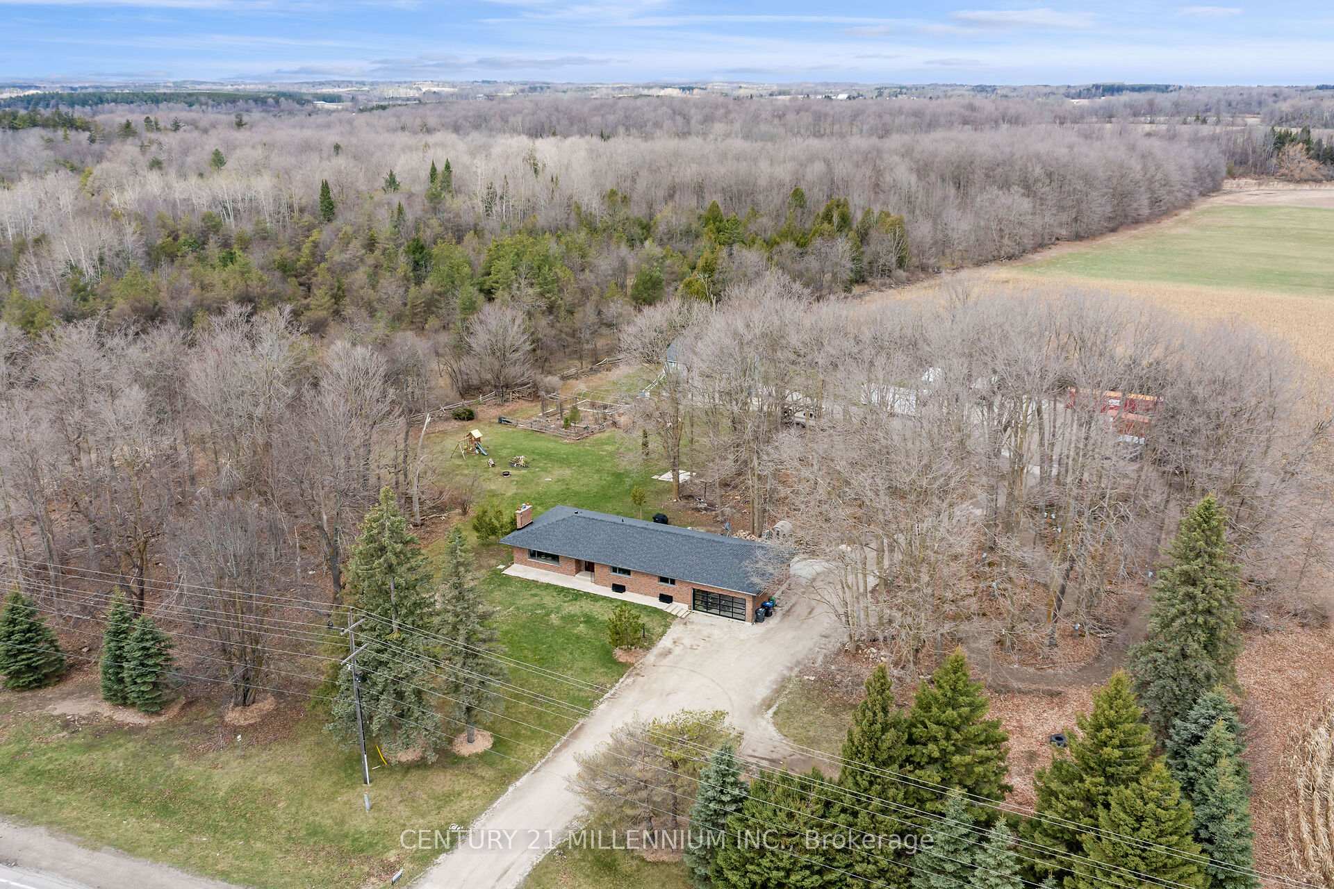 Photo 3 of 774 Charleston Side Road, Caledon, Rural Caledon — HOMEH