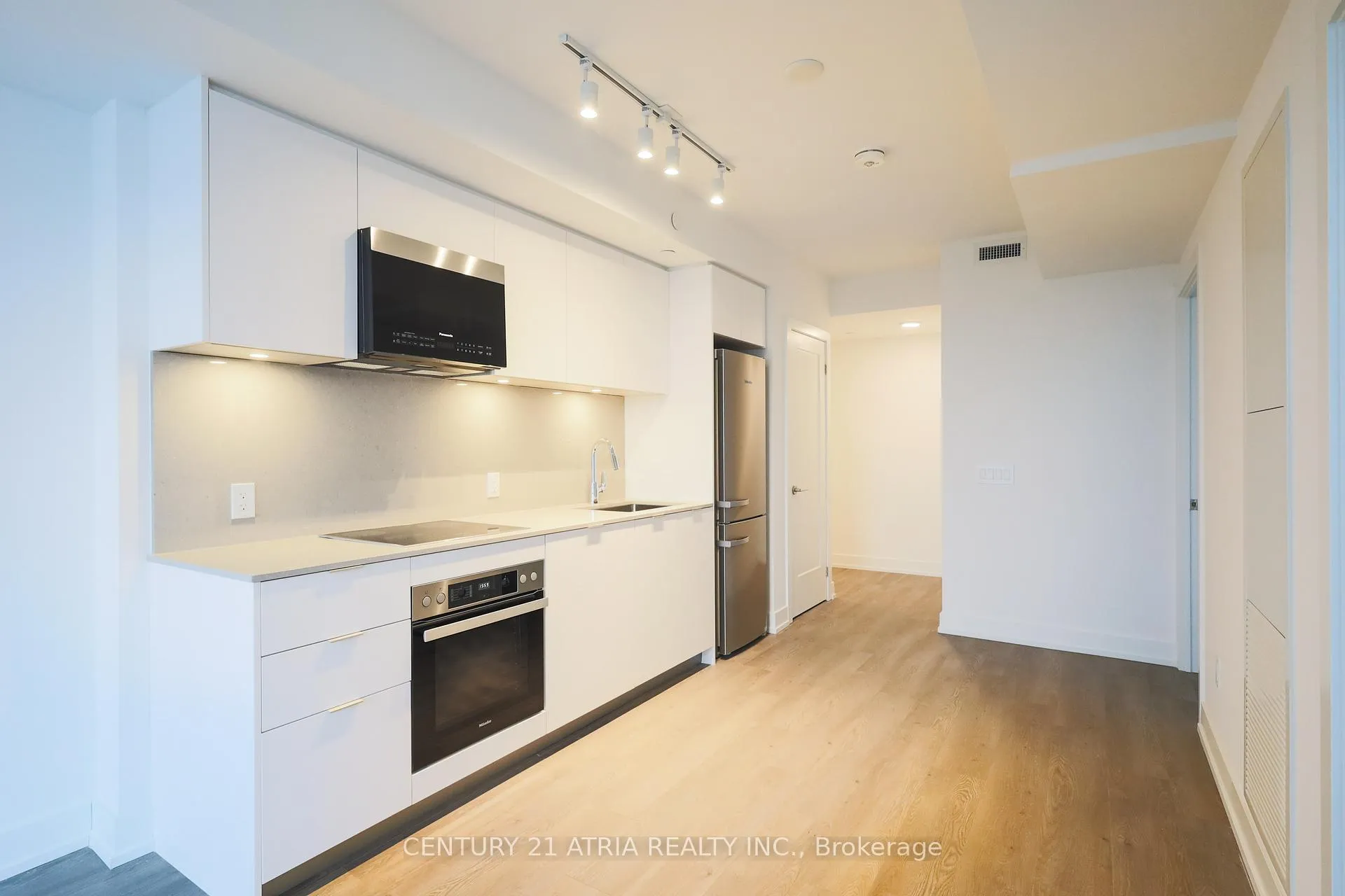 Photo 2 of Unit 1022, 8 Cedarland Drive, Markham, Unionville — HOMEH