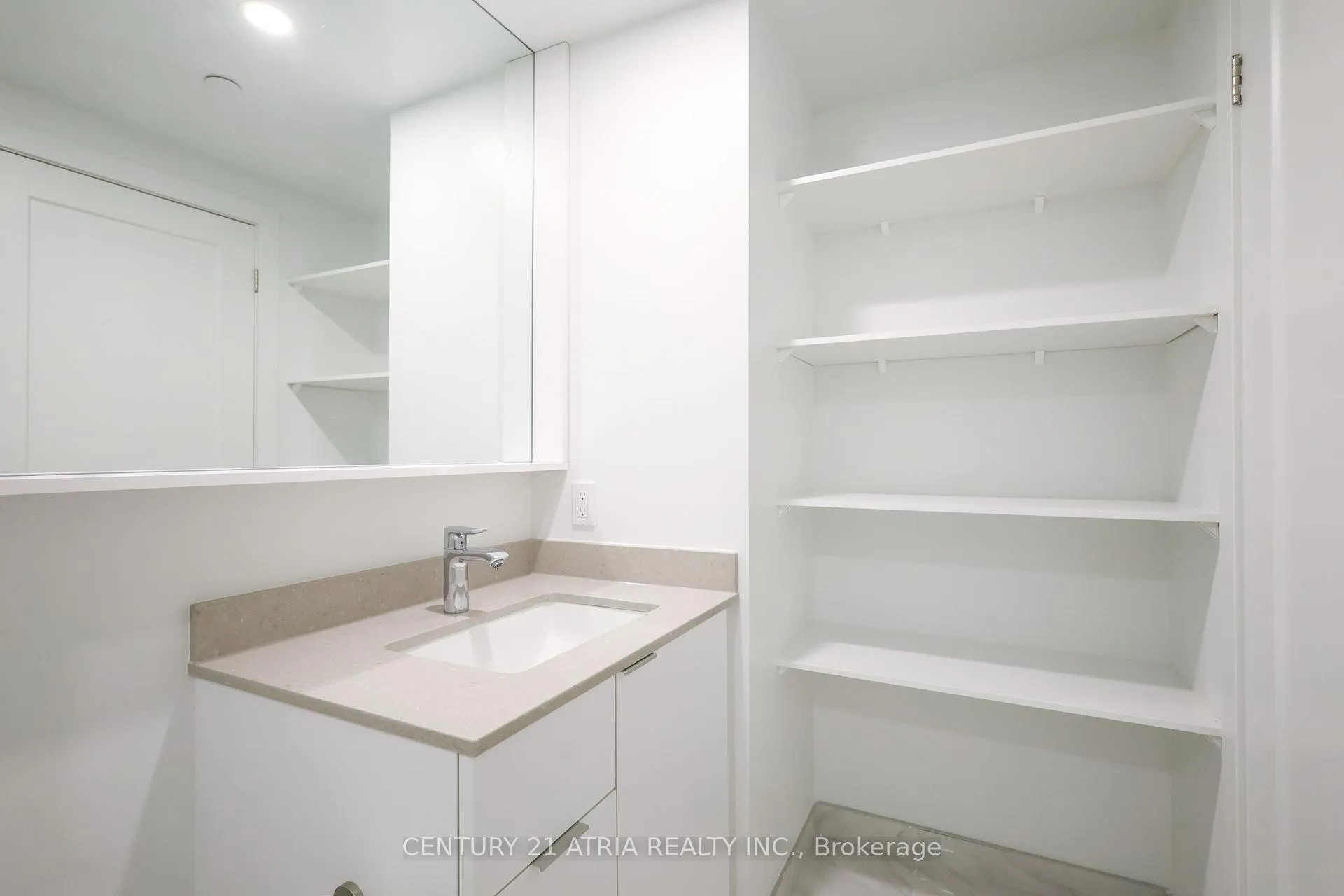 Photo 5 of Unit 1022, 8 Cedarland Drive, Markham, Unionville — HOMEH