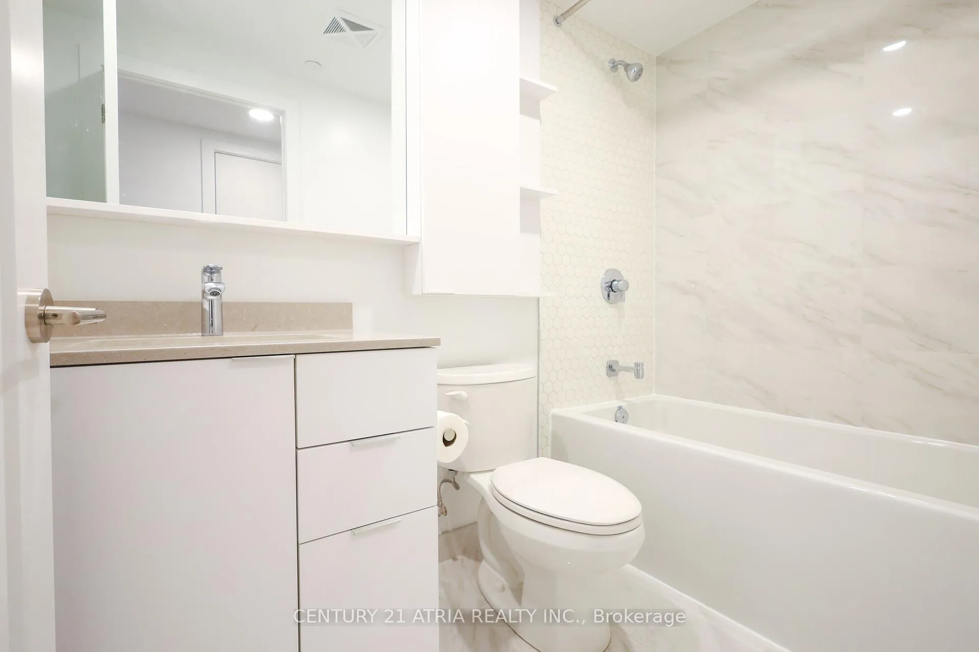 Photo 7 of Unit 1022, 8 Cedarland Drive, Markham, Unionville — HOMEH