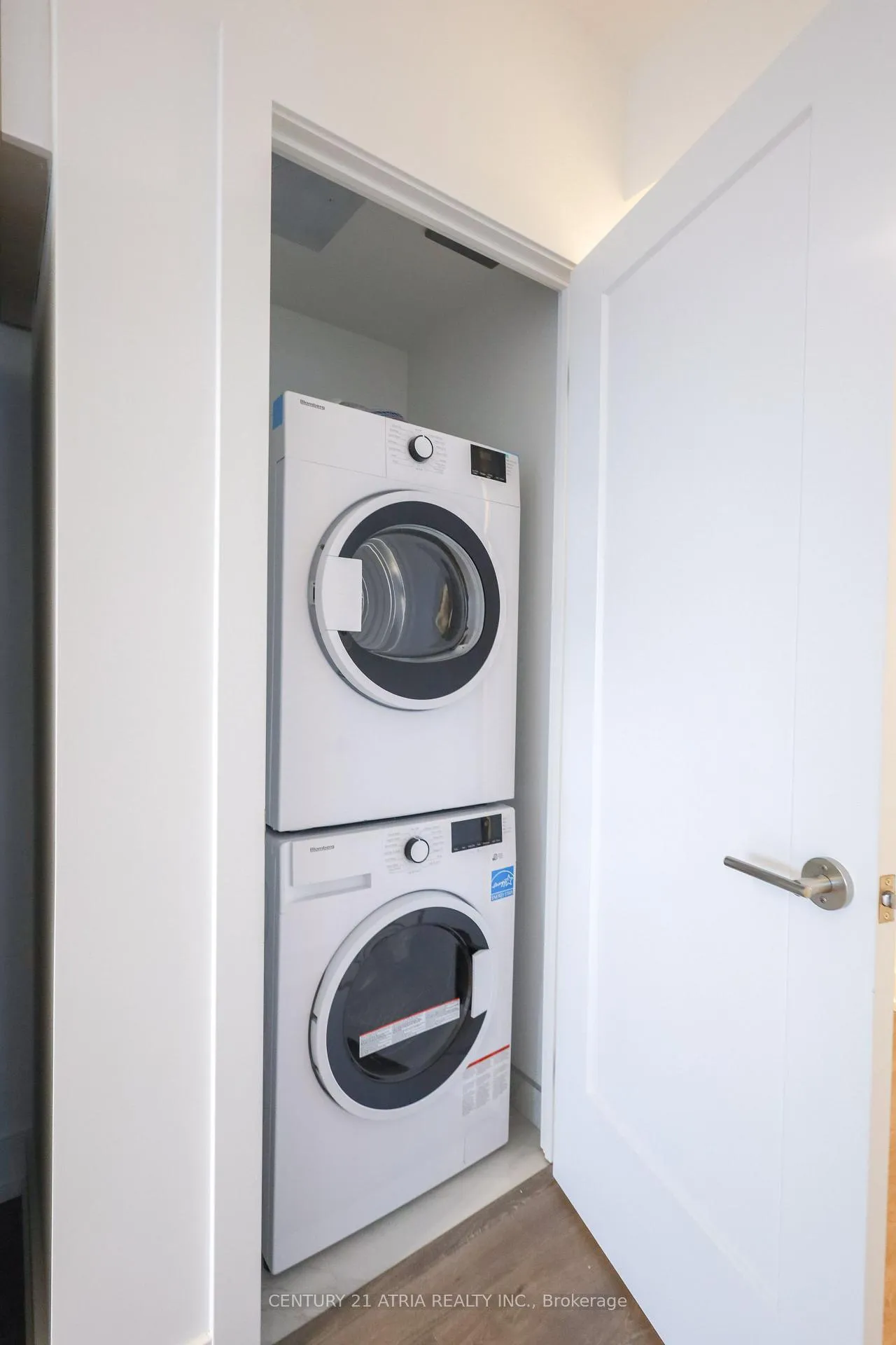Photo 8 of Unit 1022, 8 Cedarland Drive, Markham, Unionville — HOMEH