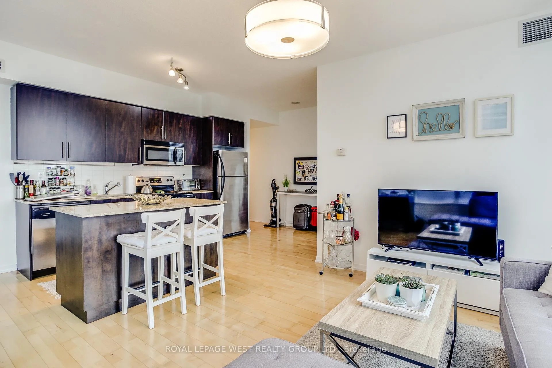 Photo 8 of Unit 1805, 65 Bremner Boulevard, Toronto, Waterfront Communities — HOMEH