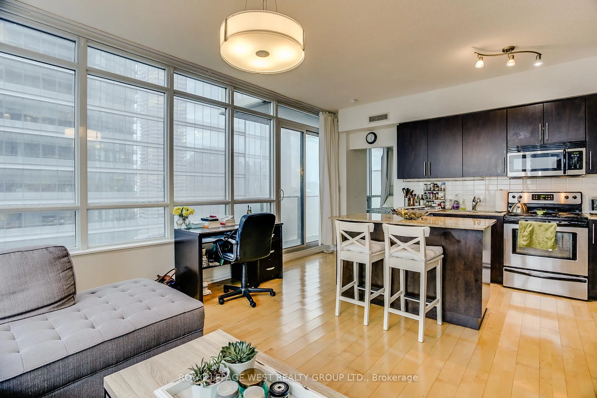Photo 9 of Unit 1805, 65 Bremner Boulevard, Toronto, Waterfront Communities — HOMEH