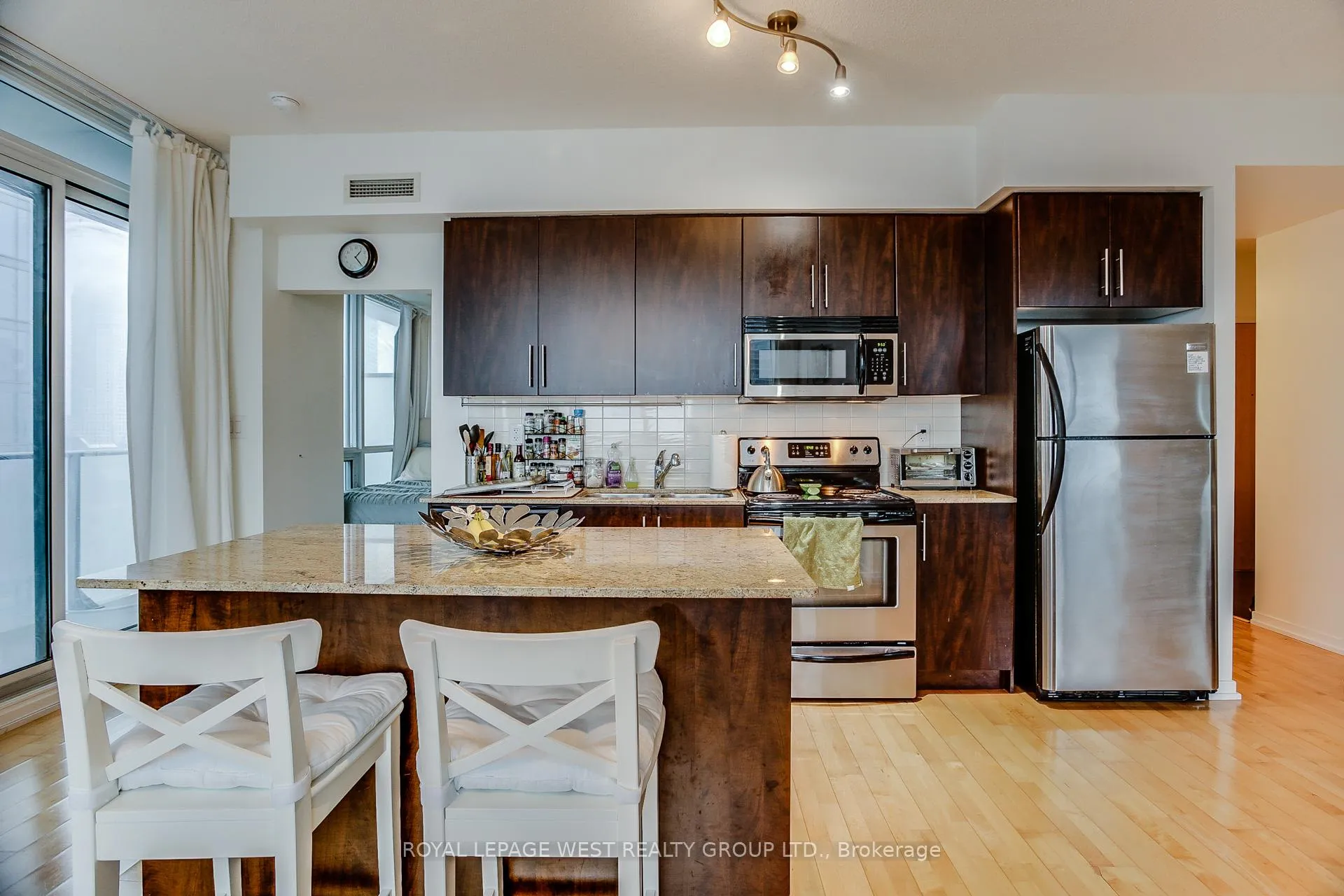Photo 12 of Unit 1805, 65 Bremner Boulevard, Toronto, Waterfront Communities — HOMEH