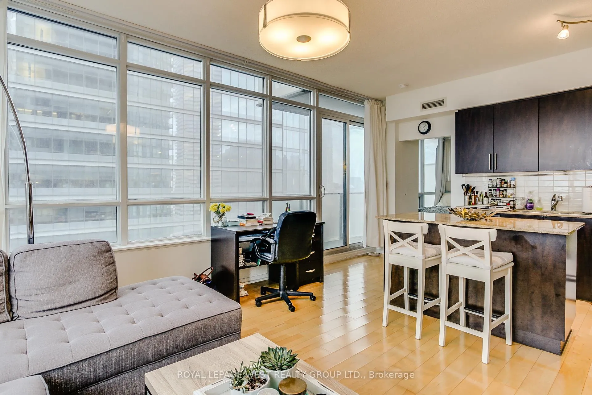 Photo 14 of Unit 1805, 65 Bremner Boulevard, Toronto, Waterfront Communities — HOMEH
