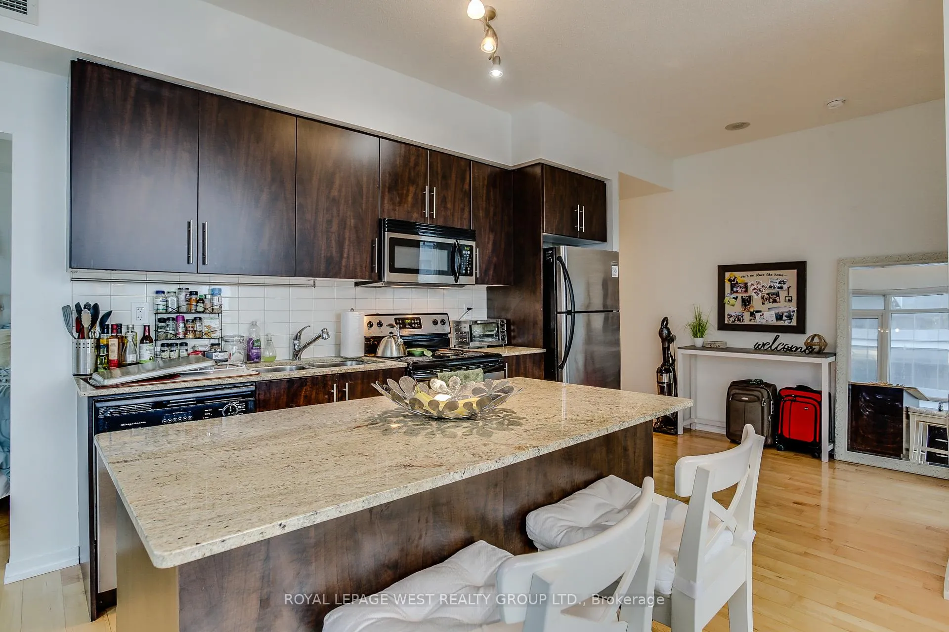 Photo 15 of Unit 1805, 65 Bremner Boulevard, Toronto, Waterfront Communities — HOMEH
