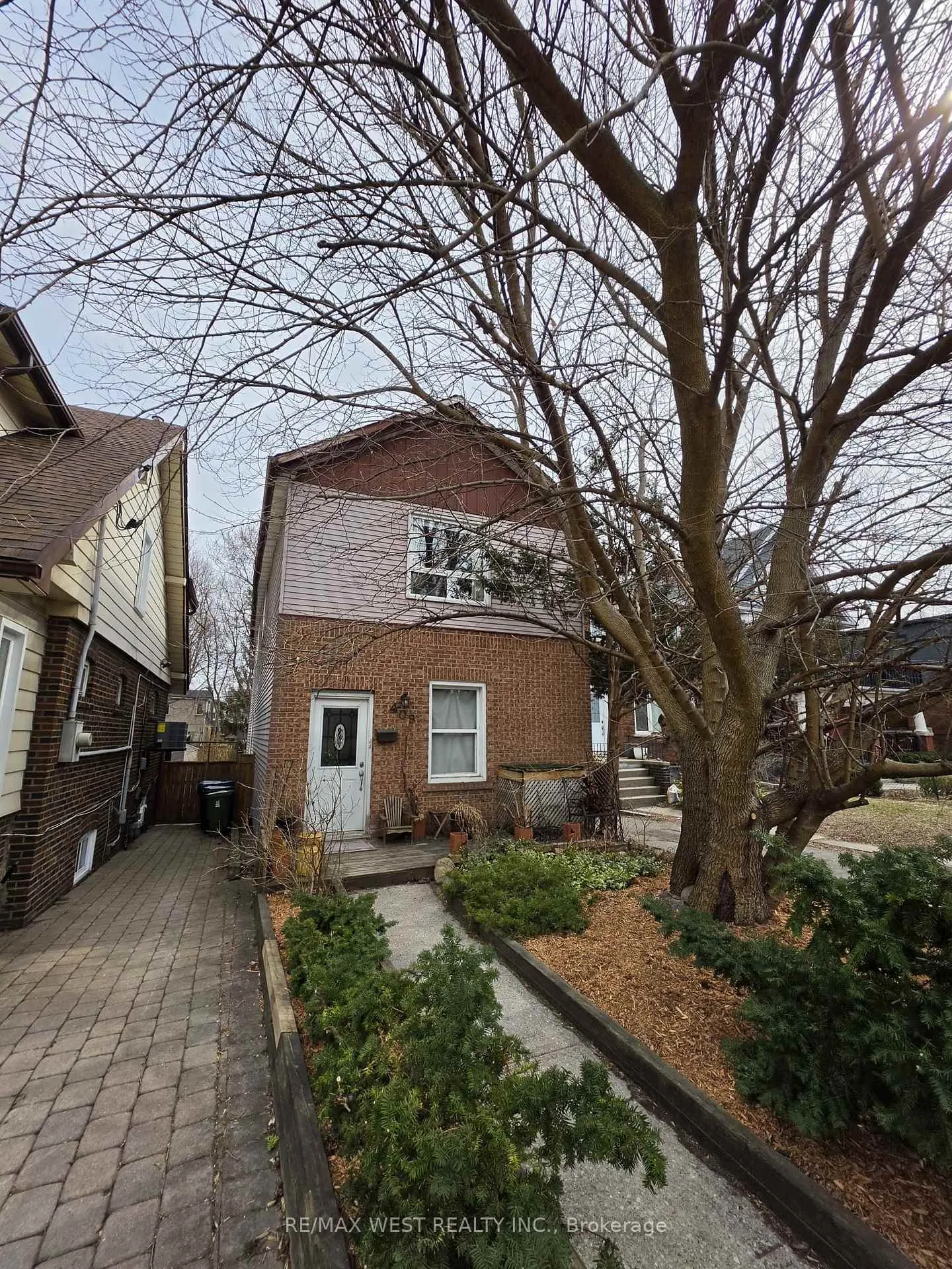 Photo 1 of 409 Woodbine Avenue, Toronto, The Beaches — HOMEH