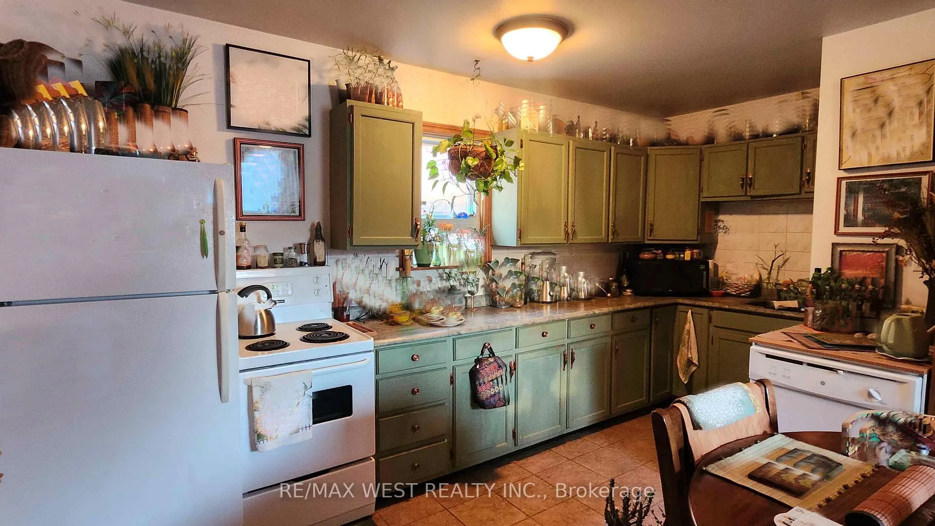 Photo 6 of 409 Woodbine Avenue, Toronto, The Beaches — HOMEH