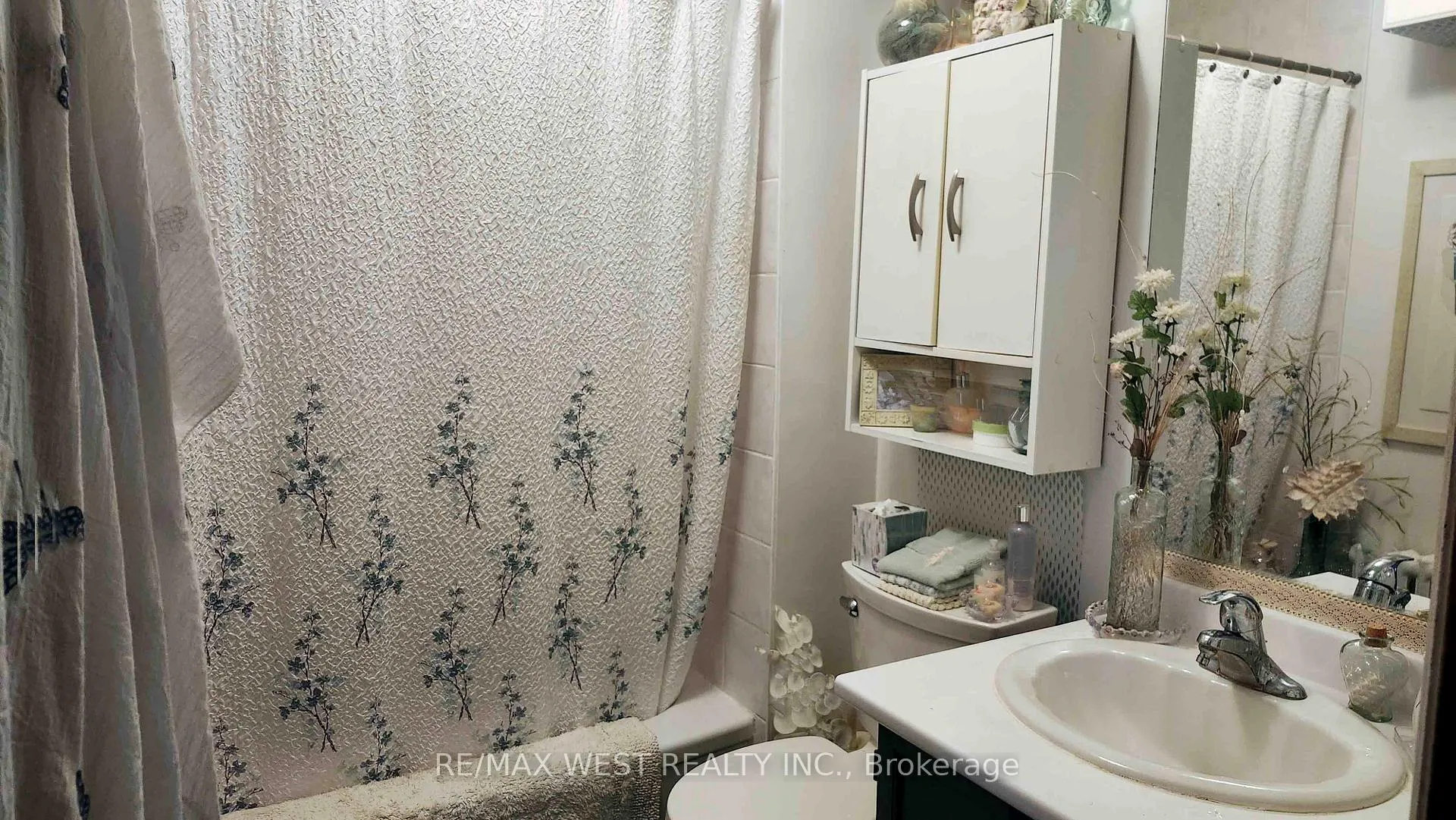 Photo 14 of 409 Woodbine Avenue, Toronto, The Beaches — HOMEH