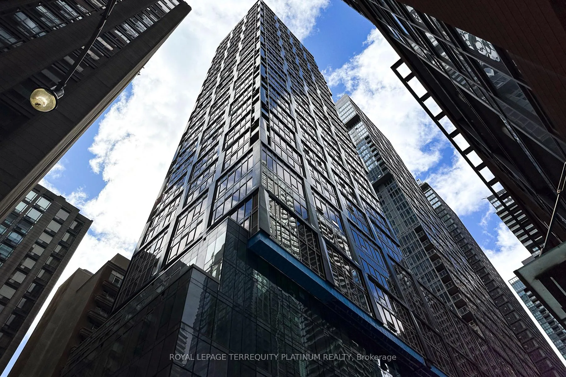 Front of Unit 3505, 15 Mercer Street