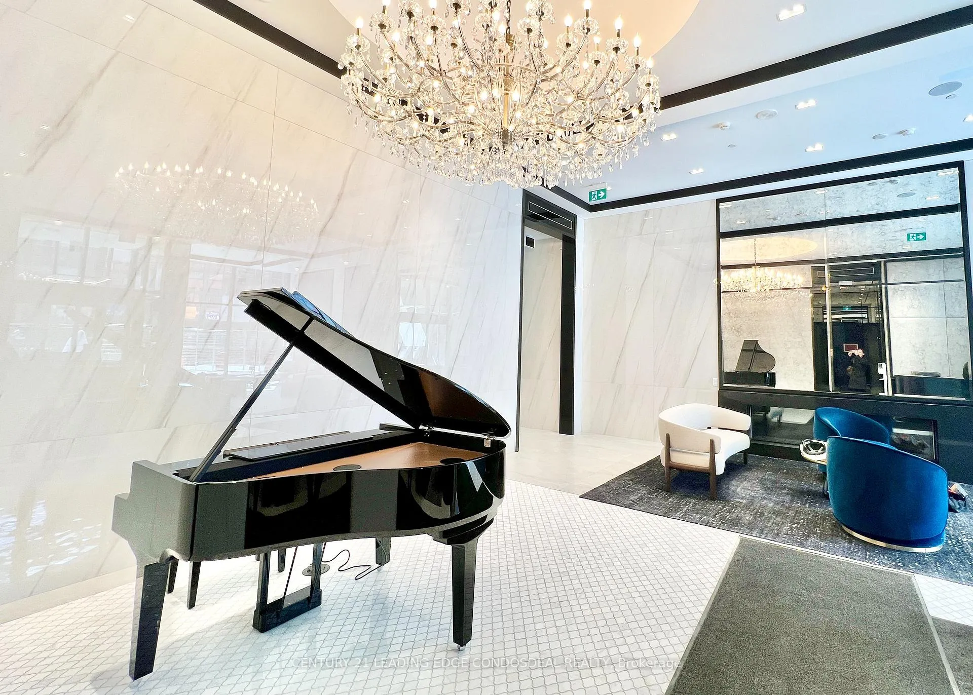 Photo 4 of Unit 3705, 8 Wellesley Street W, Toronto, Bay Street Corridor — HOMEH