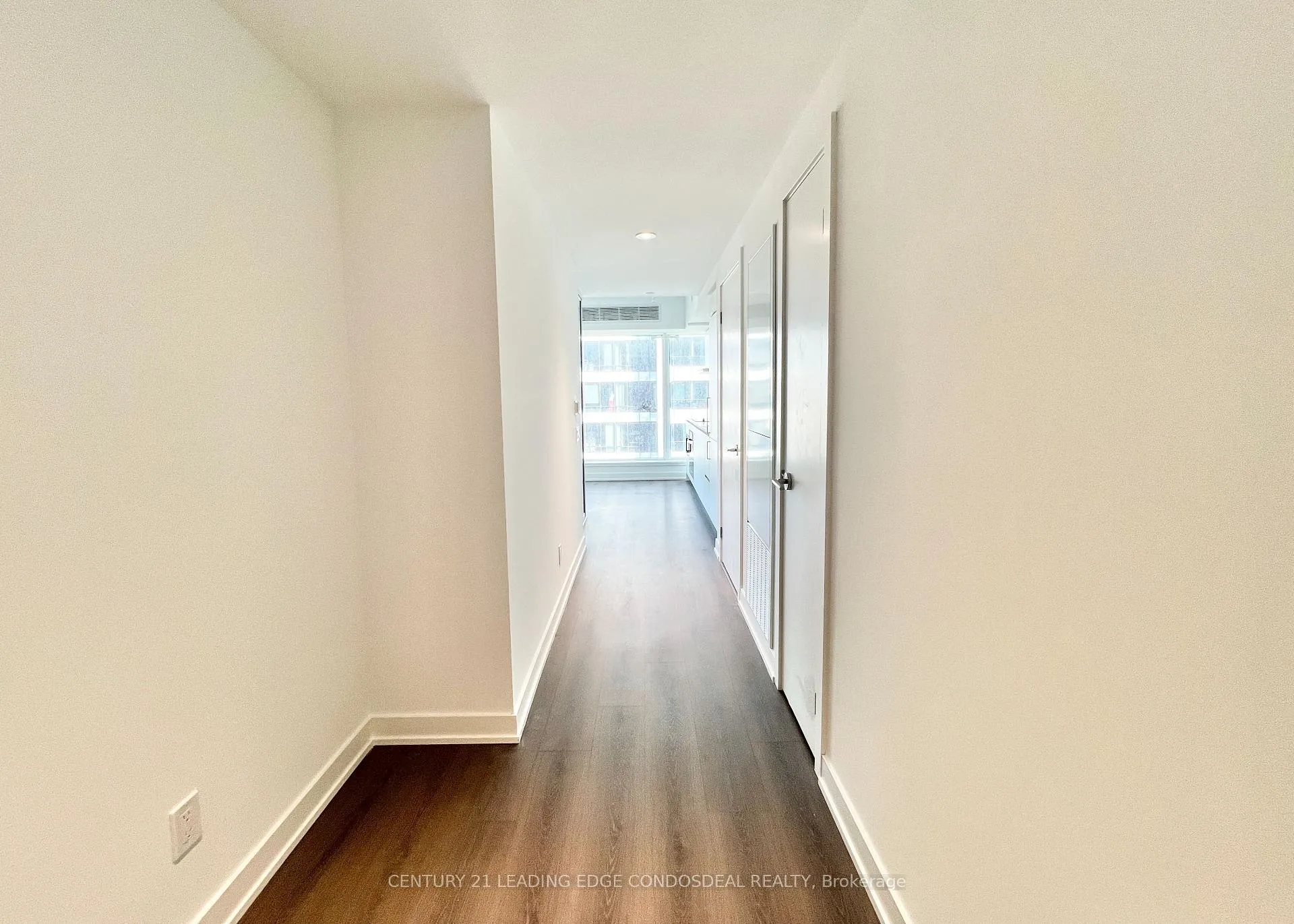 Photo 9 of Unit 3705, 8 Wellesley Street W, Toronto, Bay Street Corridor — HOMEH