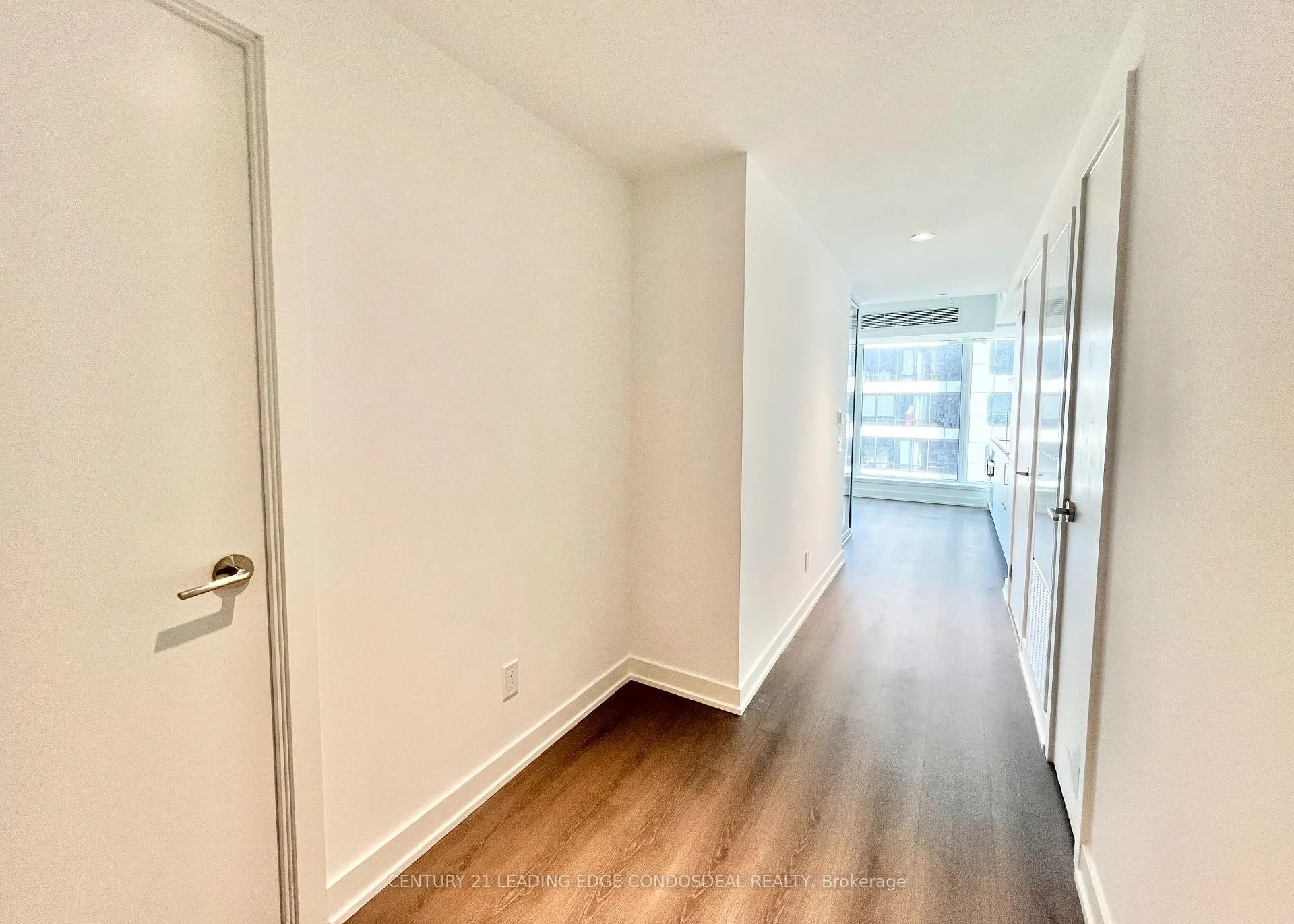 Photo 10 of Unit 3705, 8 Wellesley Street W, Toronto, Bay Street Corridor — HOMEH