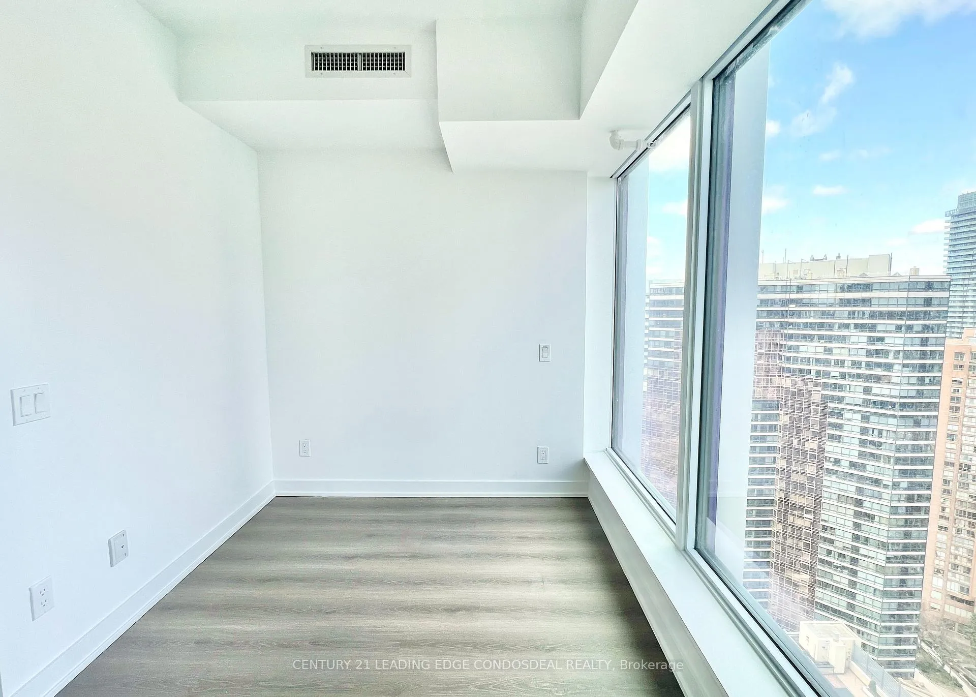 Photo 15 of Unit 3705, 8 Wellesley Street W, Toronto, Bay Street Corridor — HOMEH