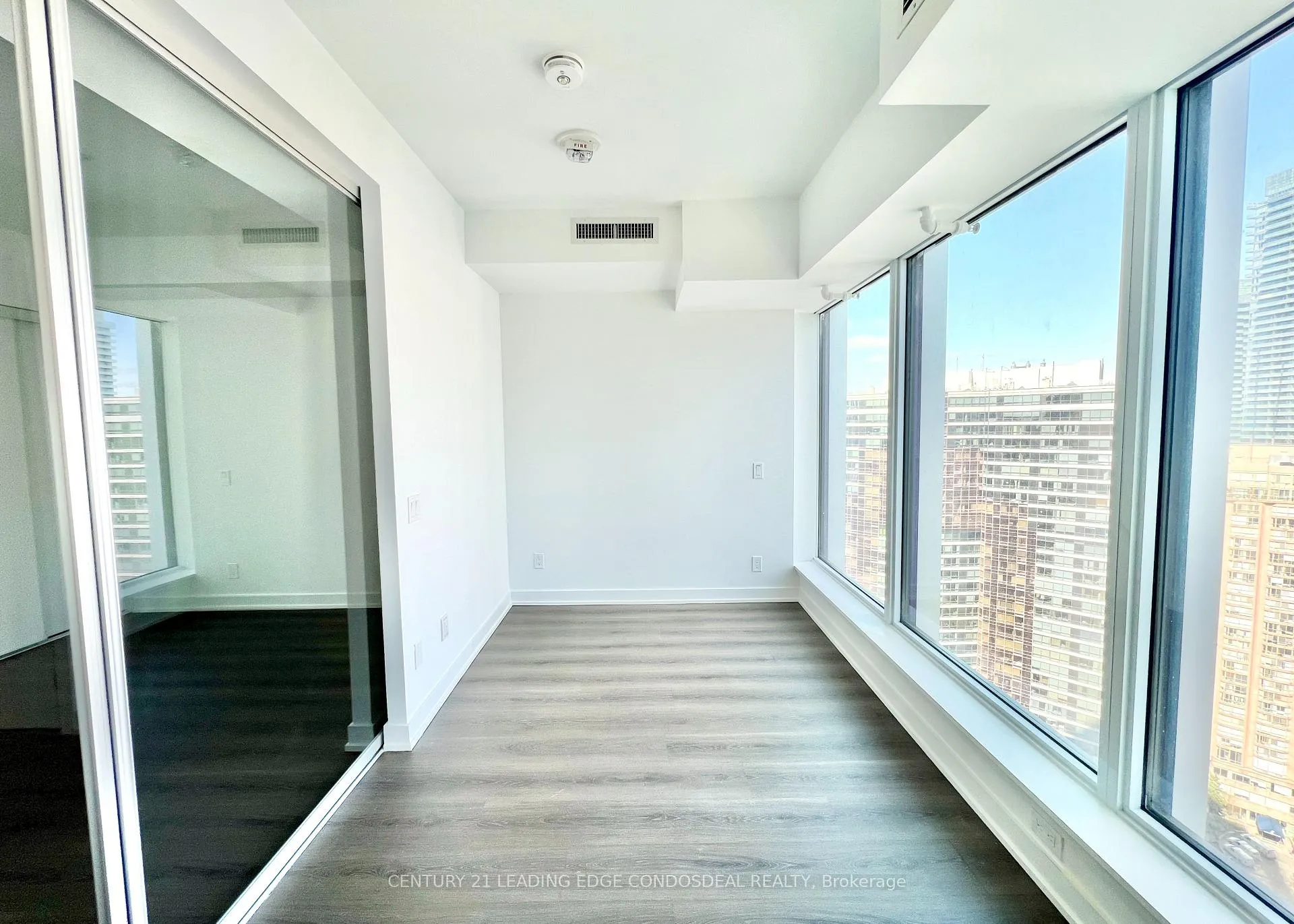 Photo 17 of Unit 3705, 8 Wellesley Street W, Toronto, Bay Street Corridor — HOMEH