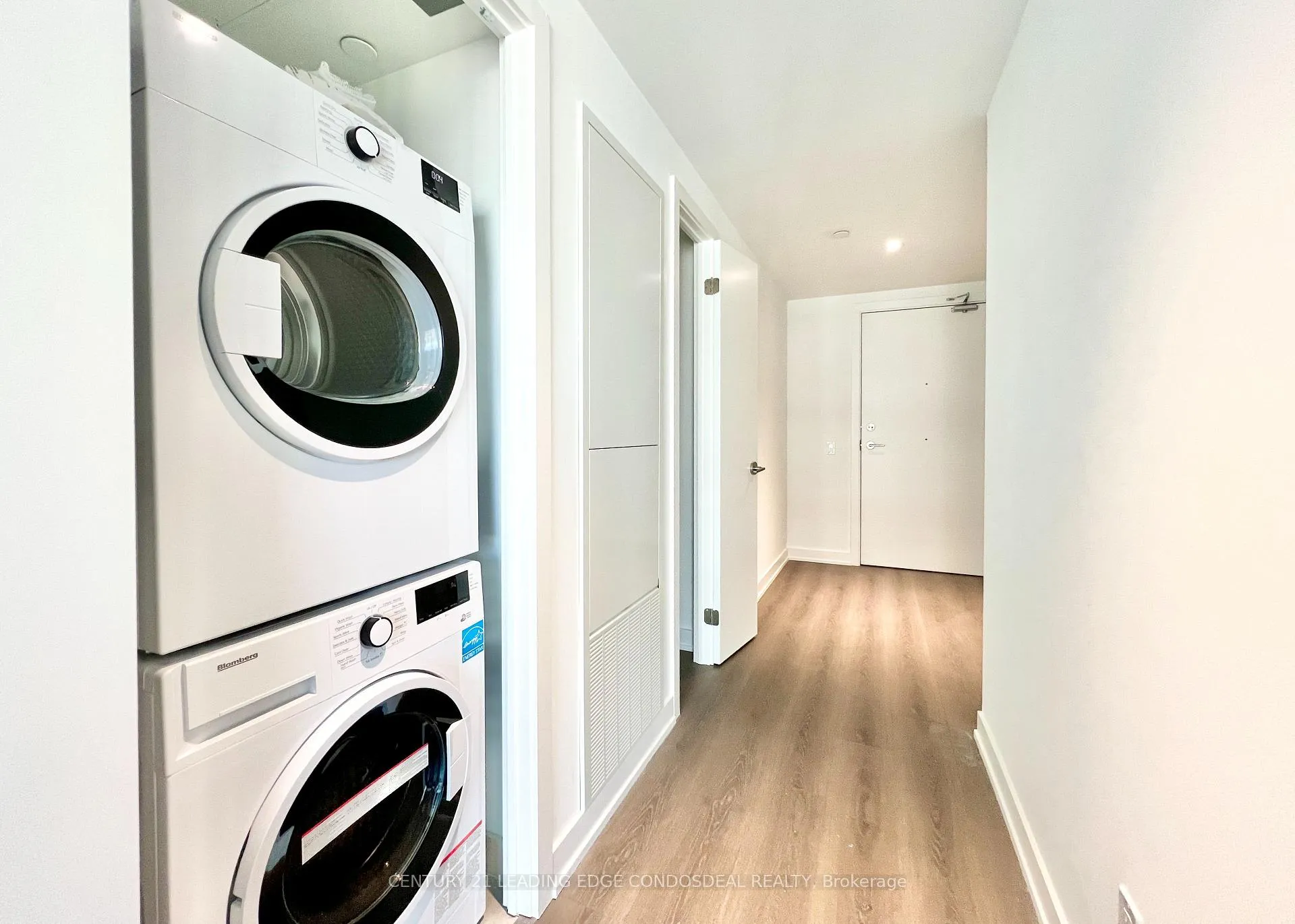 Photo 30 of Unit 3705, 8 Wellesley Street W, Toronto, Bay Street Corridor — HOMEH