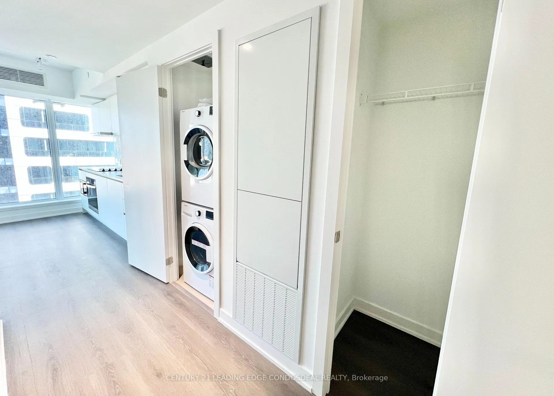 Photo 31 of Unit 3705, 8 Wellesley Street W, Toronto, Bay Street Corridor — HOMEH