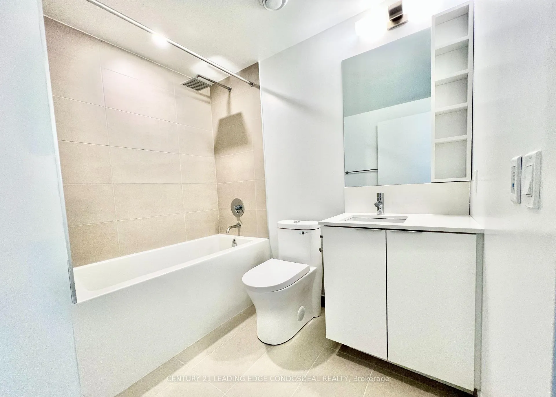 Photo 32 of Unit 3705, 8 Wellesley Street W, Toronto, Bay Street Corridor — HOMEH