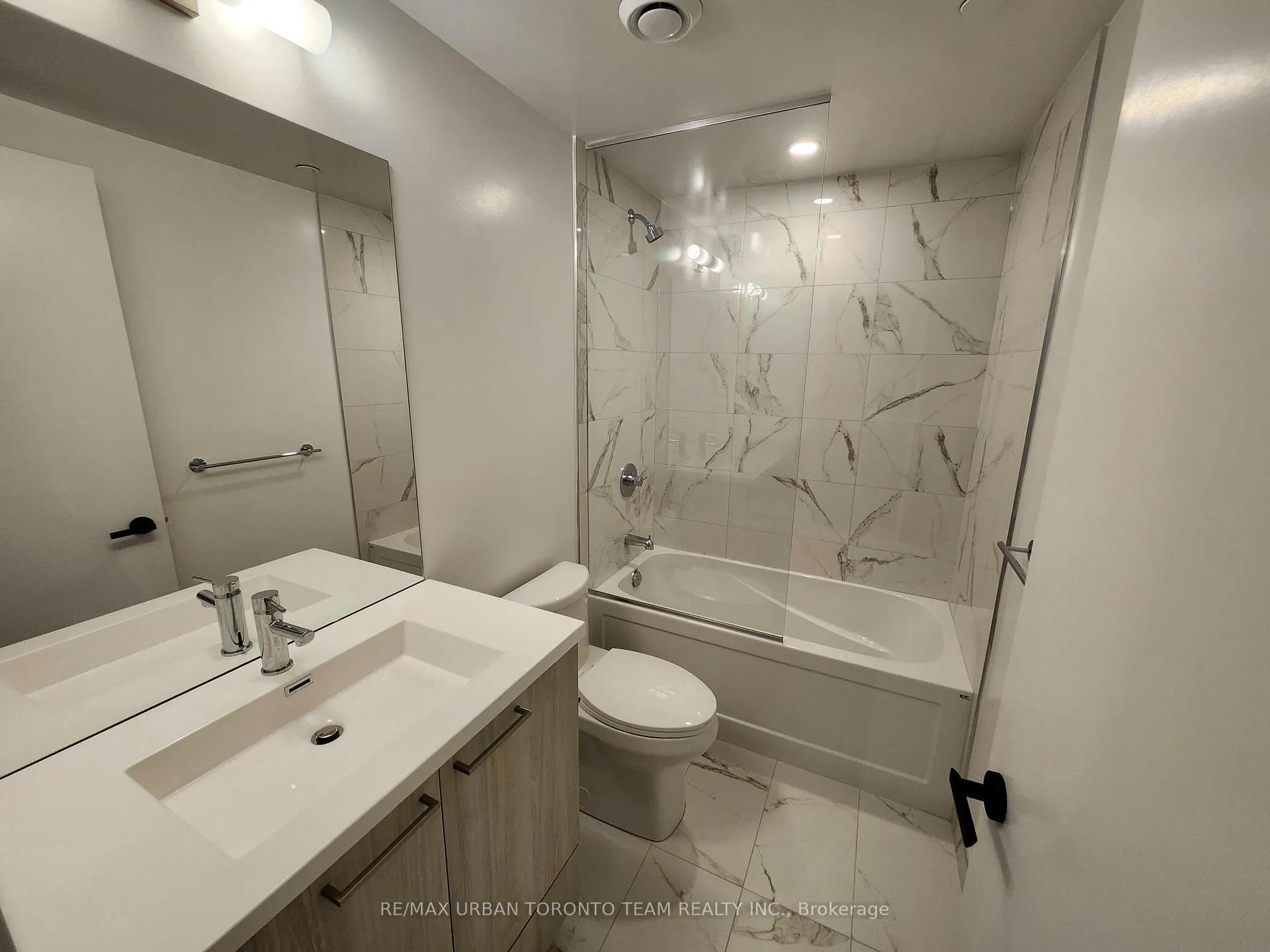 Photo 8 of Unit 2602, 225 Commerce St Street, Vaughan, Vaughan Corporate Centre — HOMEH