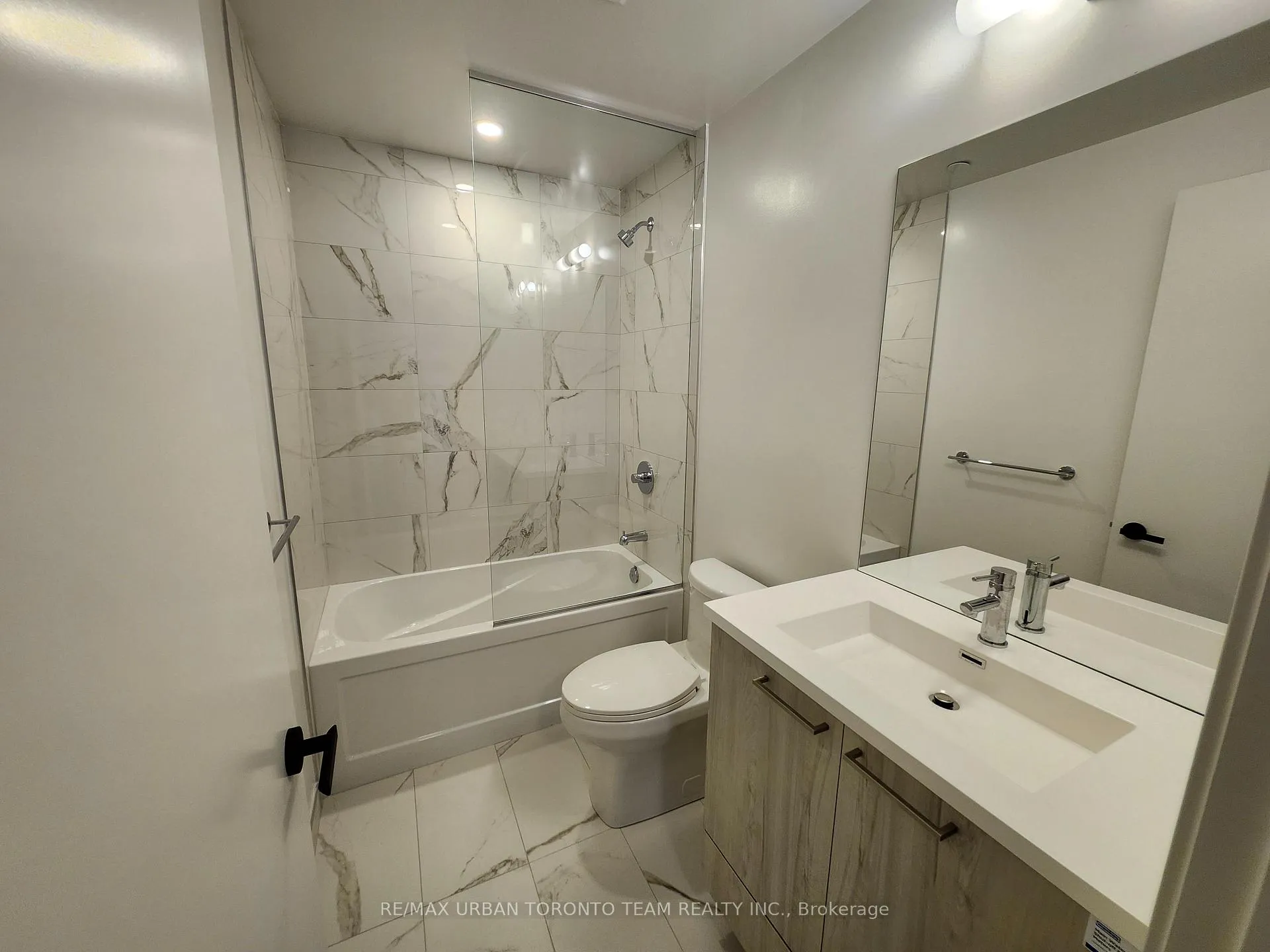 Photo 10 of Unit 2602, 225 Commerce St Street, Vaughan, Vaughan Corporate Centre — HOMEH
