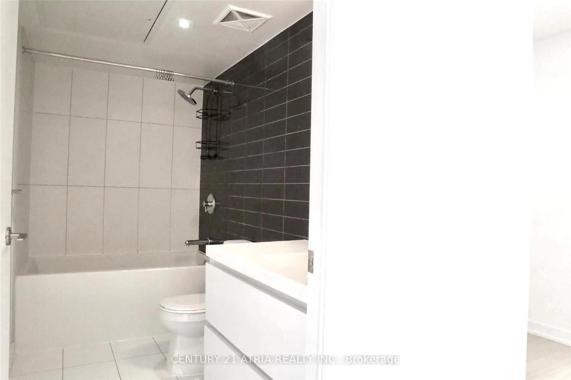 Photo 8 of Unit 3305, 85 Queens Wharf Road, Toronto, Waterfront Communities — HOMEH