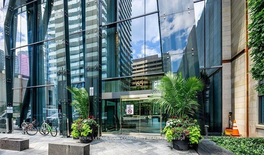 Front of Unit 1109, 65 St. Mary Street