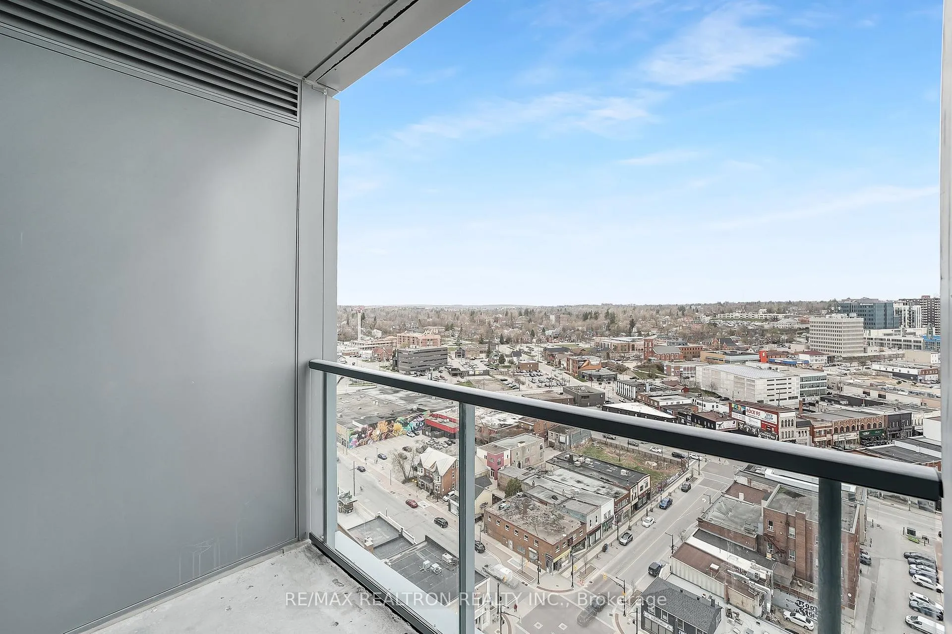 Photo 10 of Unit 1806, 39 Mary Street, Barrie, City Centre — HOMEH