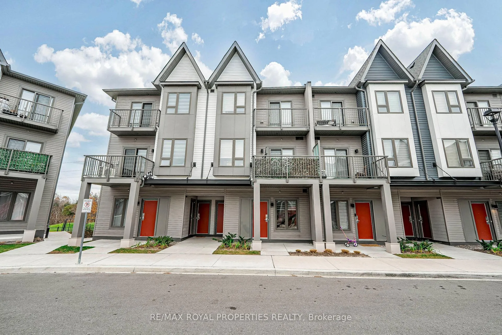 Photo 2 of Unit 713, 2635 William Jackson Drive, Pickering, Duffin Heights — HOMEH