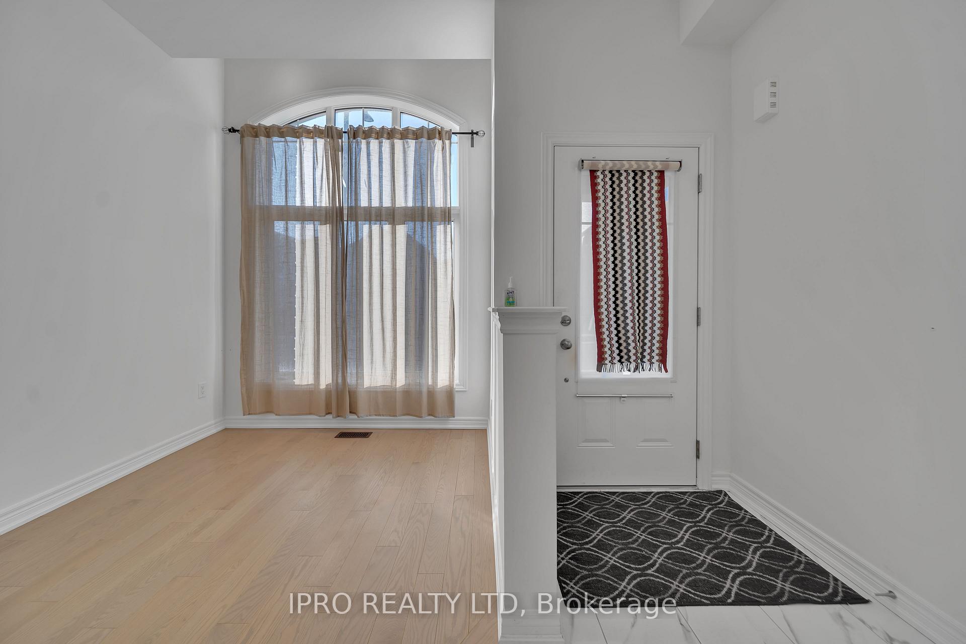 Photo 4 of 3950 Koenig Road, Burlington, Alton — HOMEH
